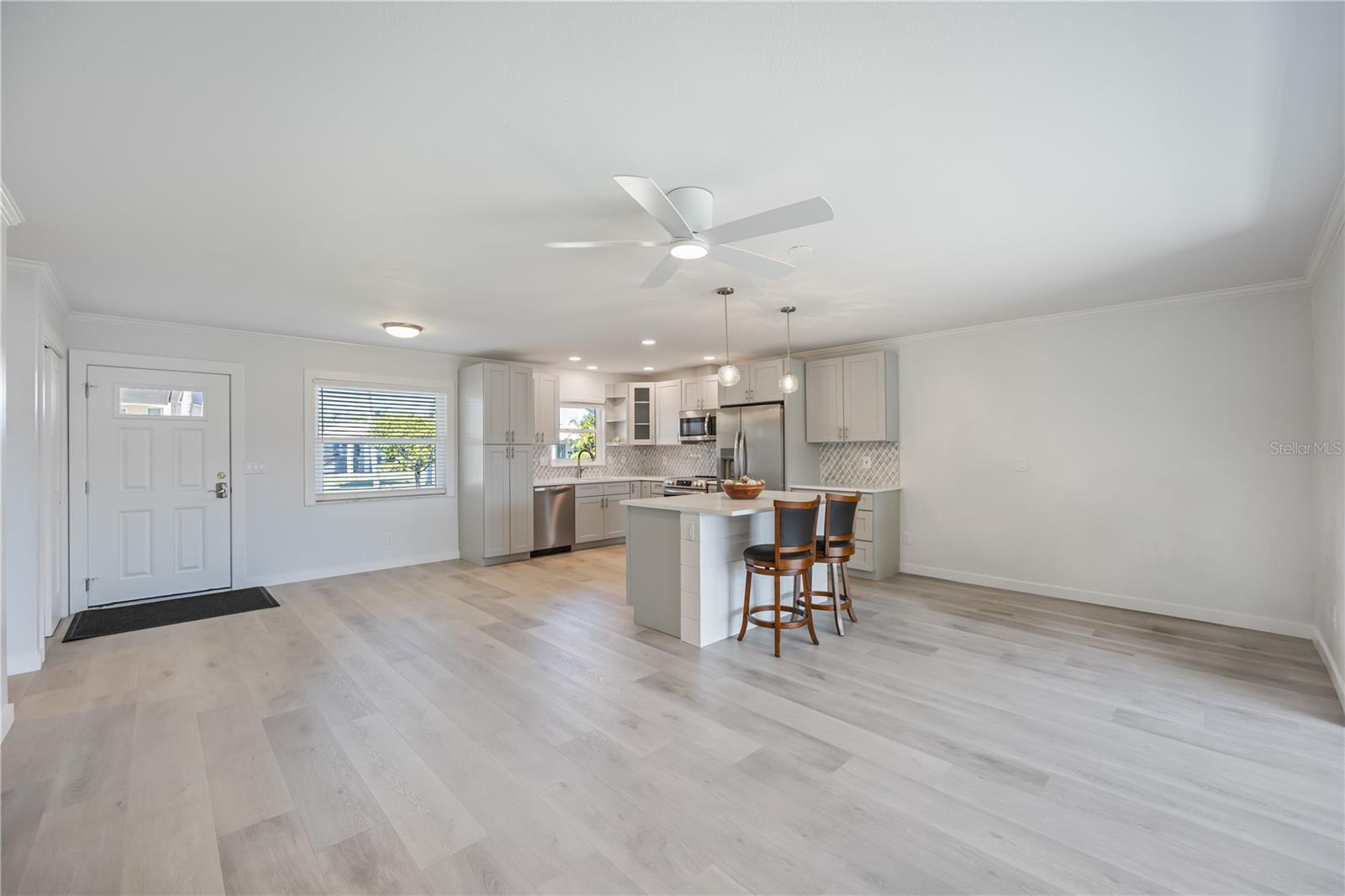 Image 15 of 60 For 825 White Cap Circle 4