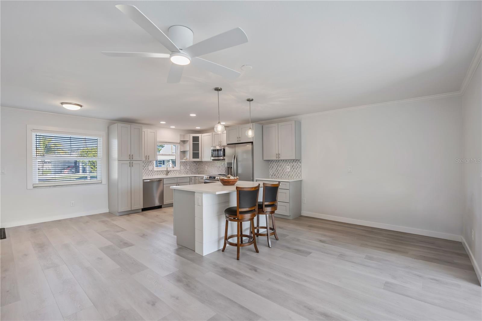 Image 16 of 60 For 825 White Cap Circle 4