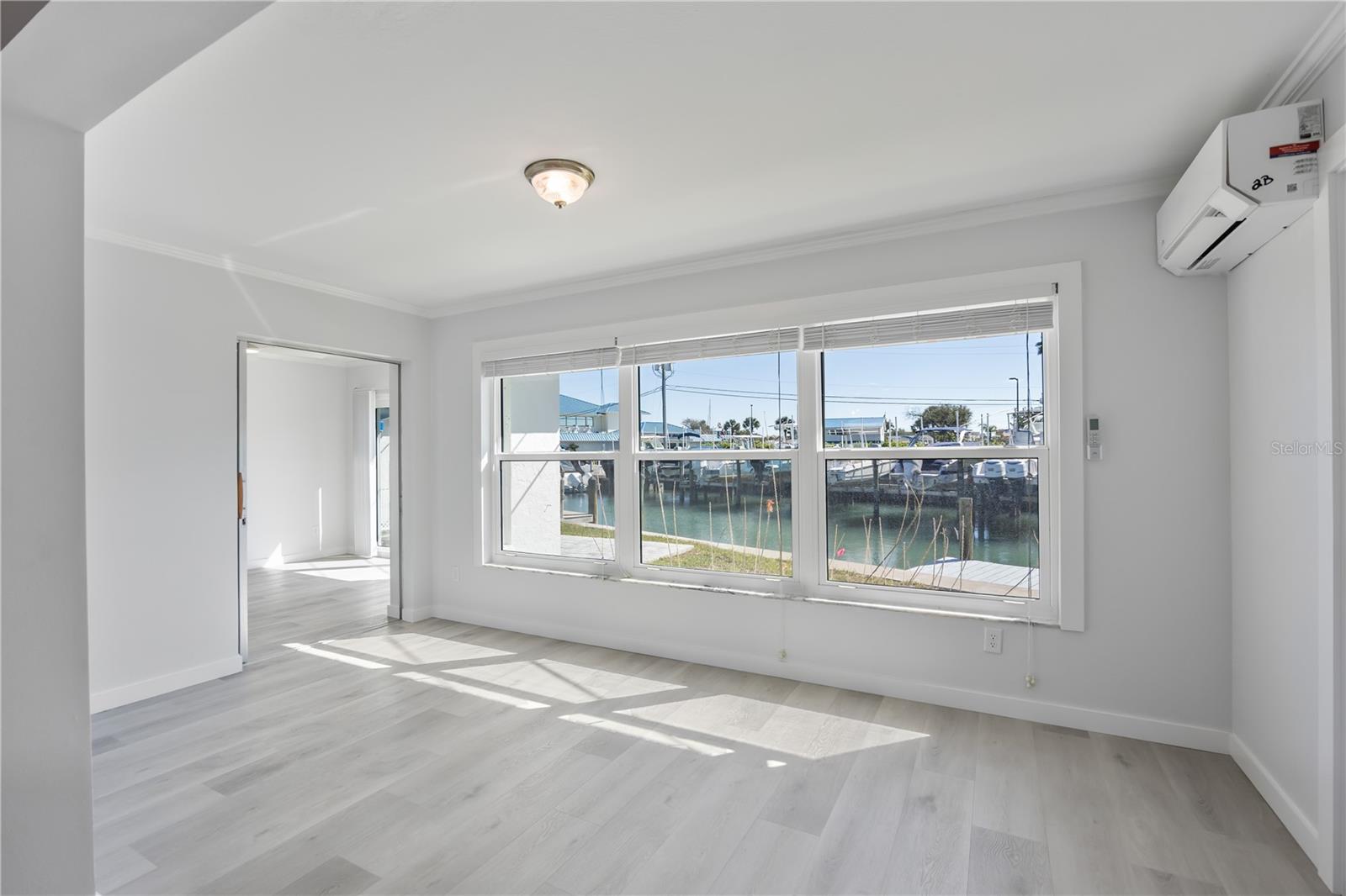 Image 21 of 60 For 825 White Cap Circle 4