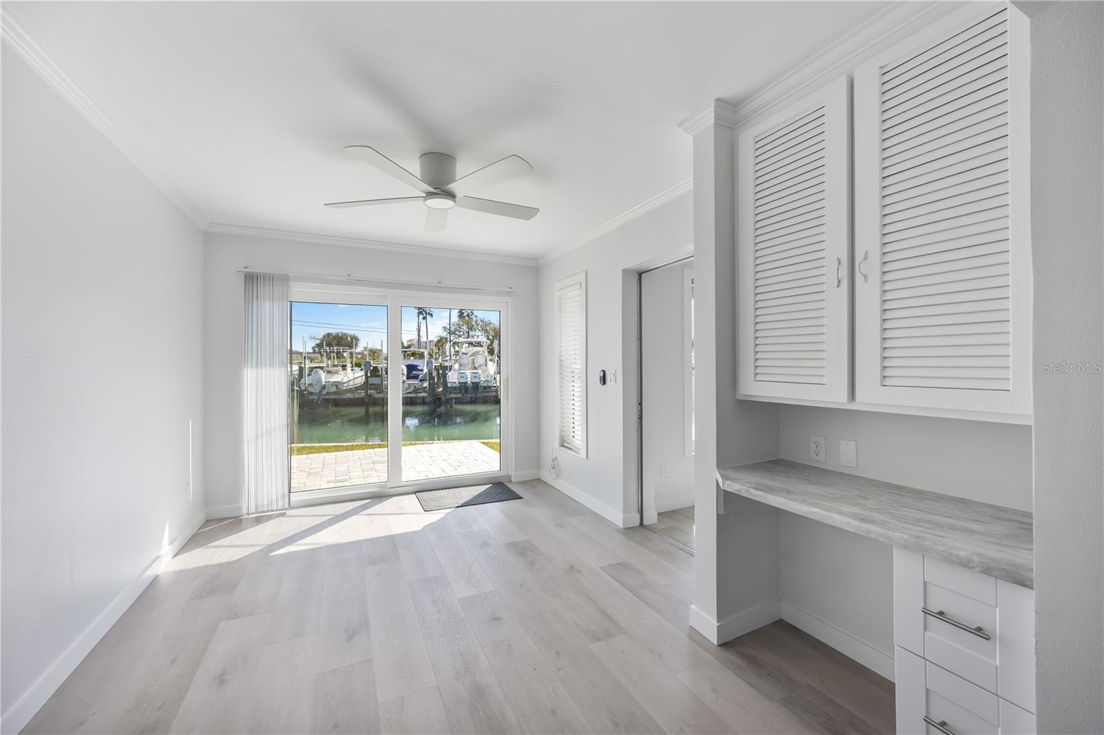 Image 24 of 60 For 825 White Cap Circle 4