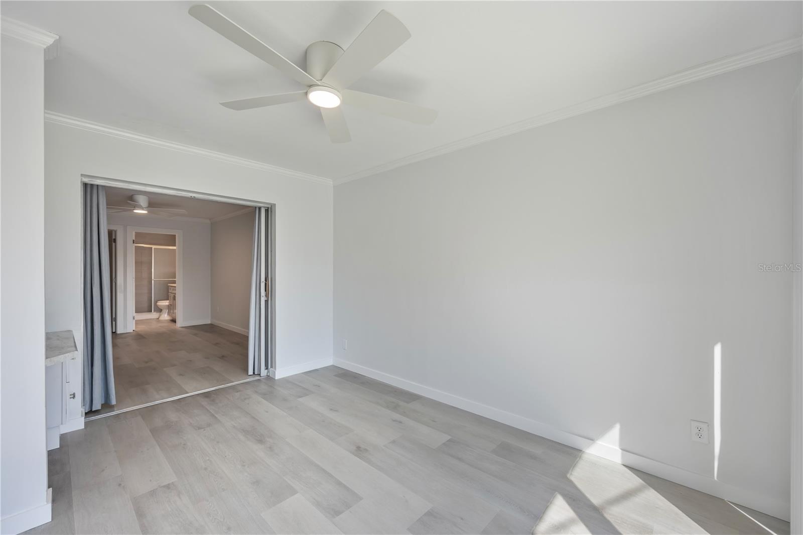 Image 26 of 60 For 825 White Cap Circle 4