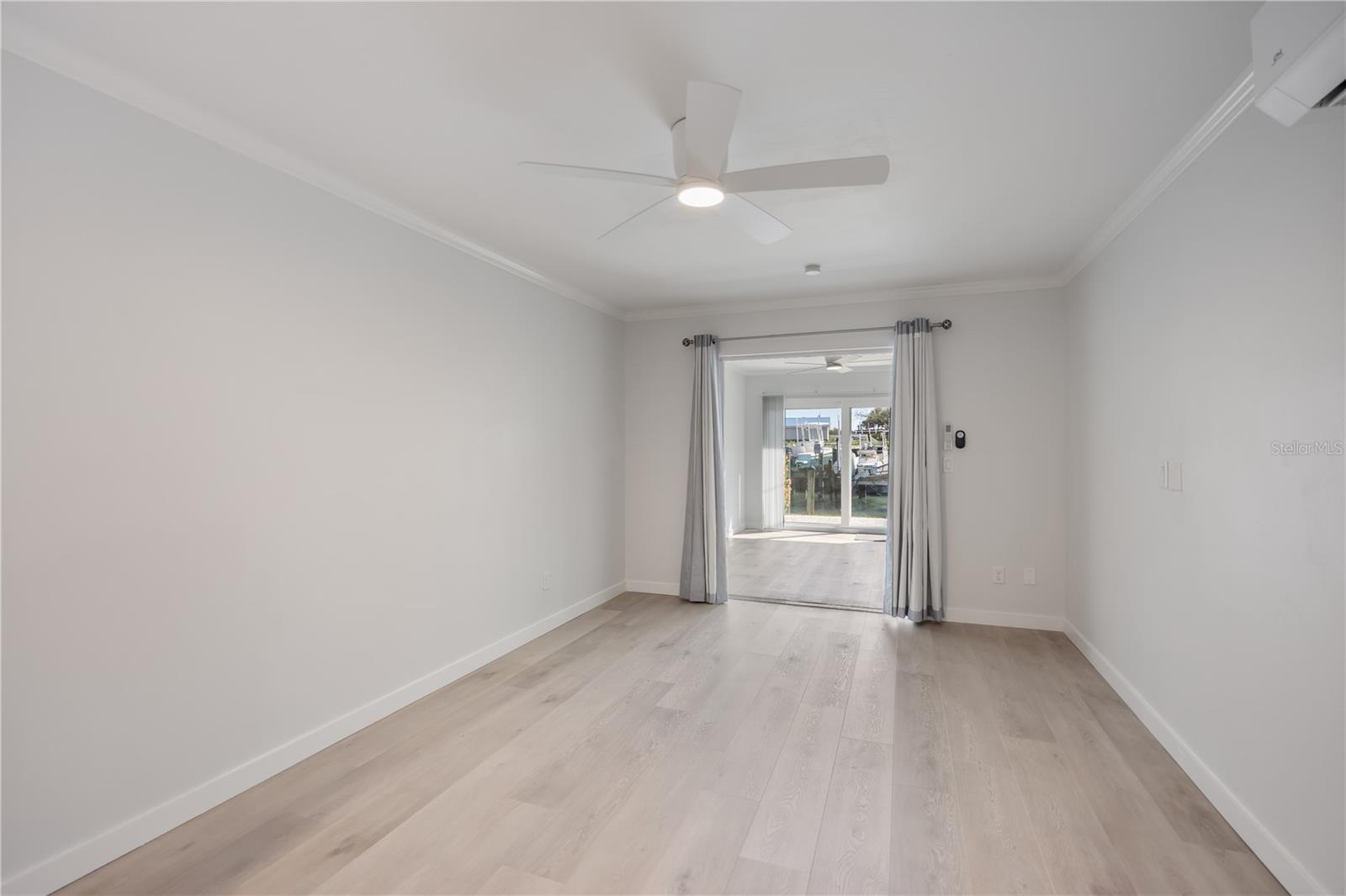 Image 31 of 60 For 825 White Cap Circle 4