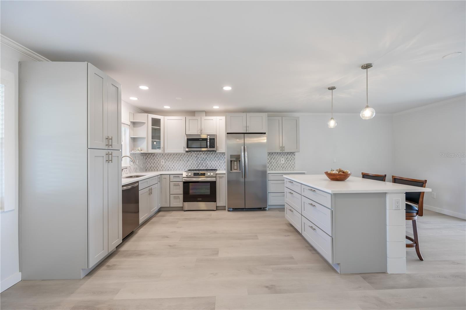 Image 9 of 60 For 825 White Cap Circle 4