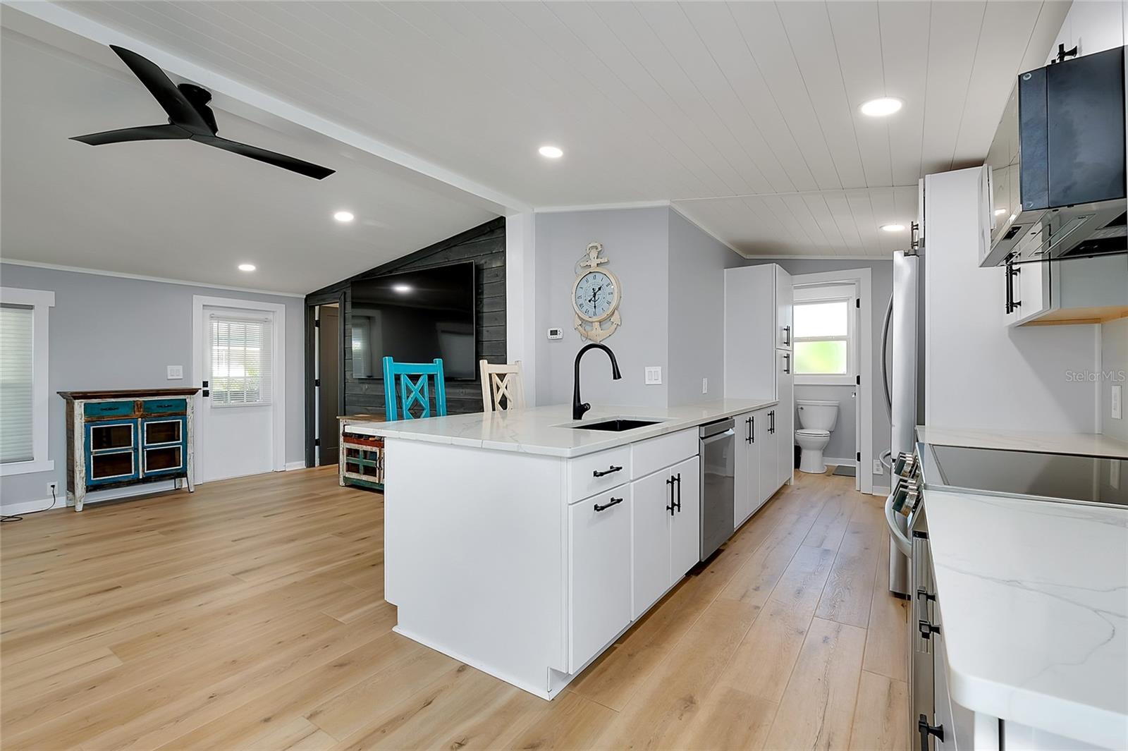 Image 15 of 68 For 408 Hatchett Creek Road