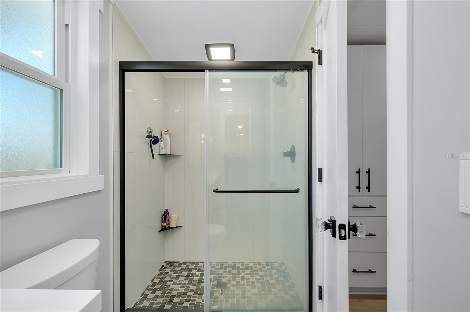 Image 22 of 68 For 408 Hatchett Creek Road