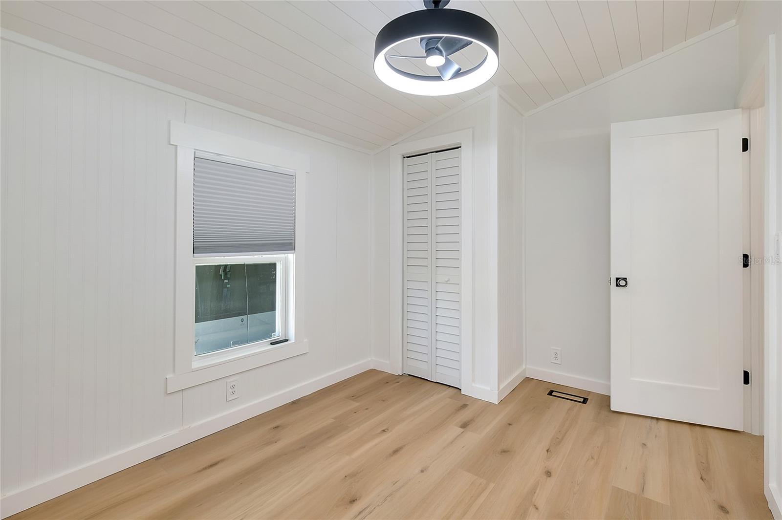 Image 25 of 68 For 408 Hatchett Creek Road