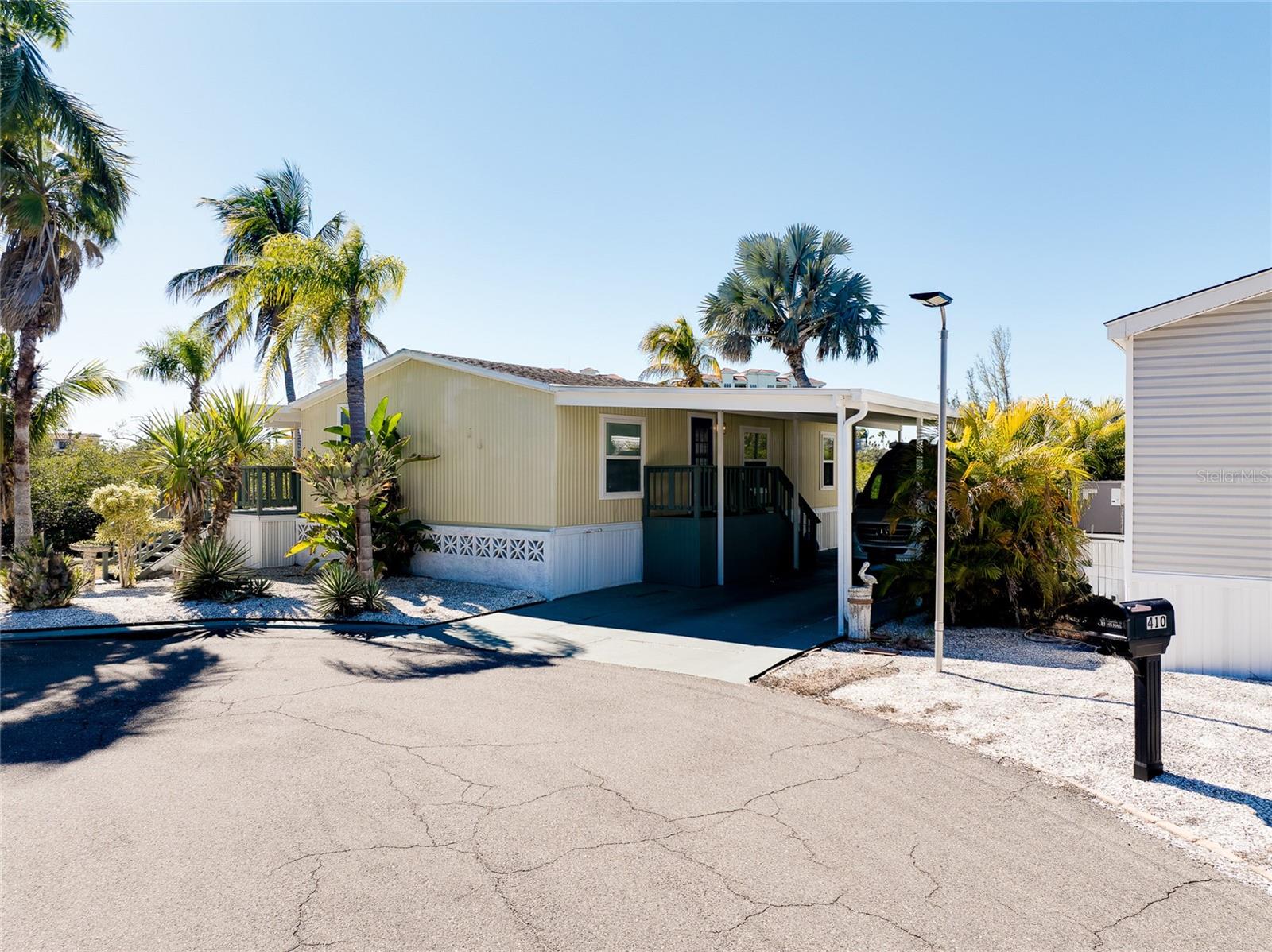 Image 31 of 68 For 408 Hatchett Creek Road