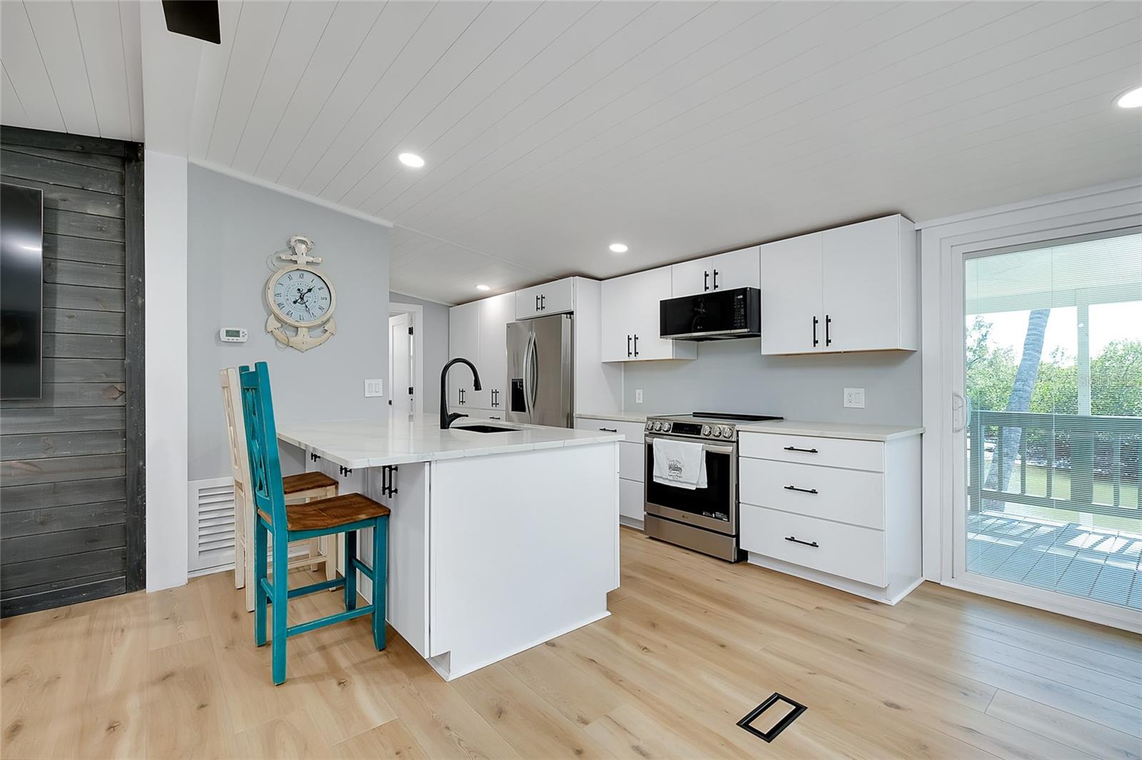 Image 6 of 68 For 408 Hatchett Creek Road