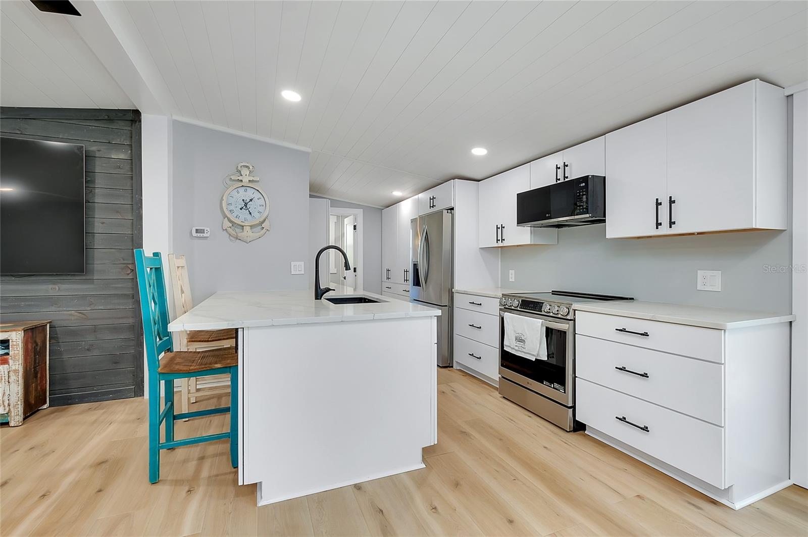 Image 8 of 68 For 408 Hatchett Creek Road