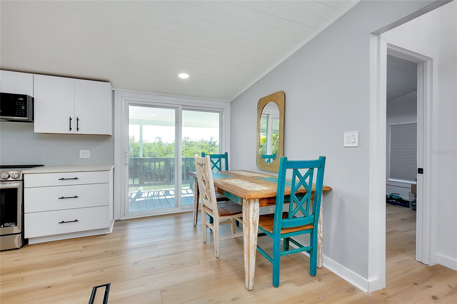 Image 9 of 68 For 408 Hatchett Creek Road