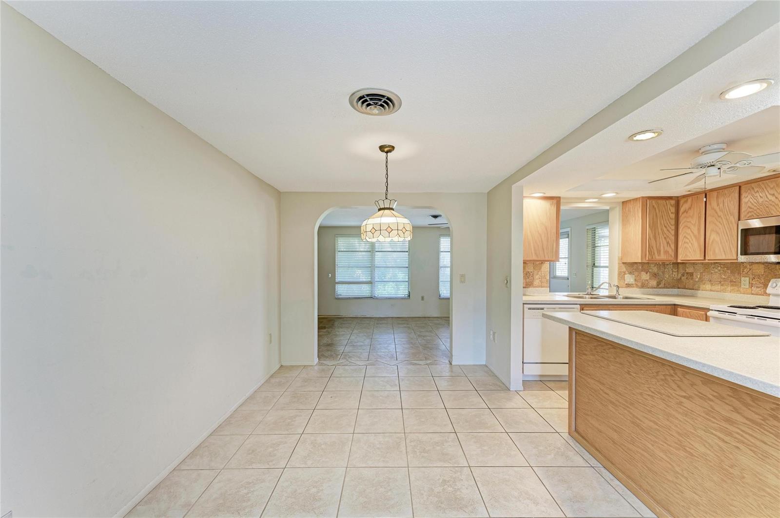 Image 17 of 64 For 460 Grant Road