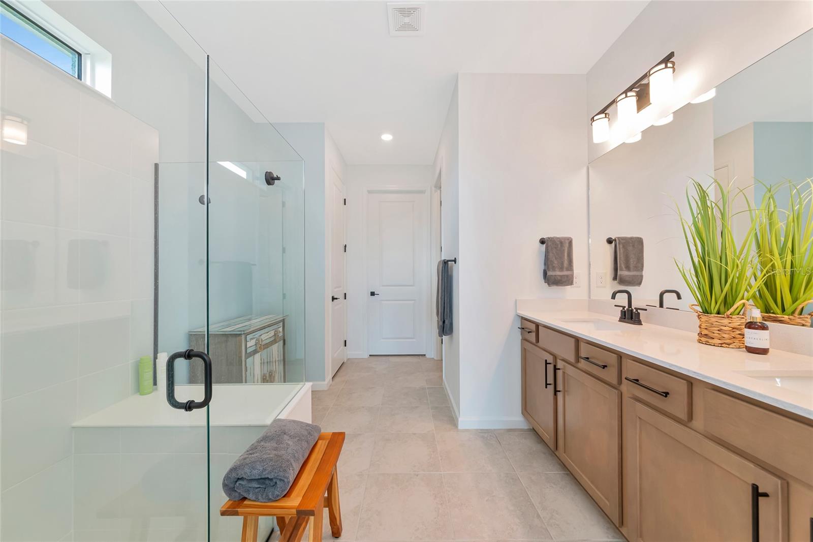 Image 23 of 74 For 10317 Sun Isle Drive