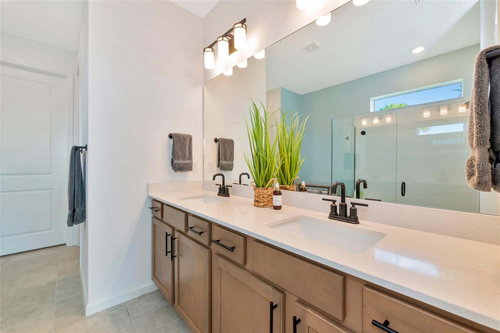 Image 24 of 74 For 10317 Sun Isle Drive