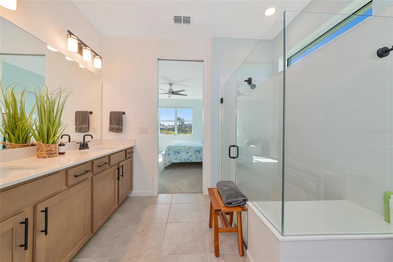 Image 25 of 74 For 10317 Sun Isle Drive