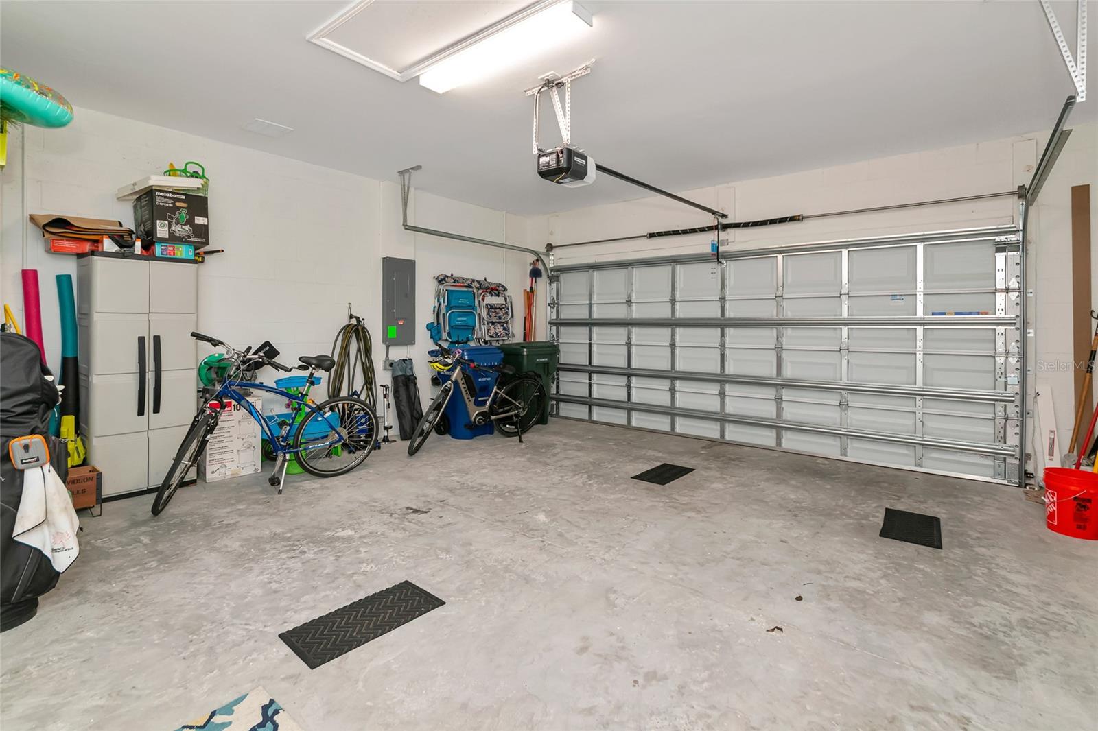 Image 38 of 74 For 10317 Sun Isle Drive