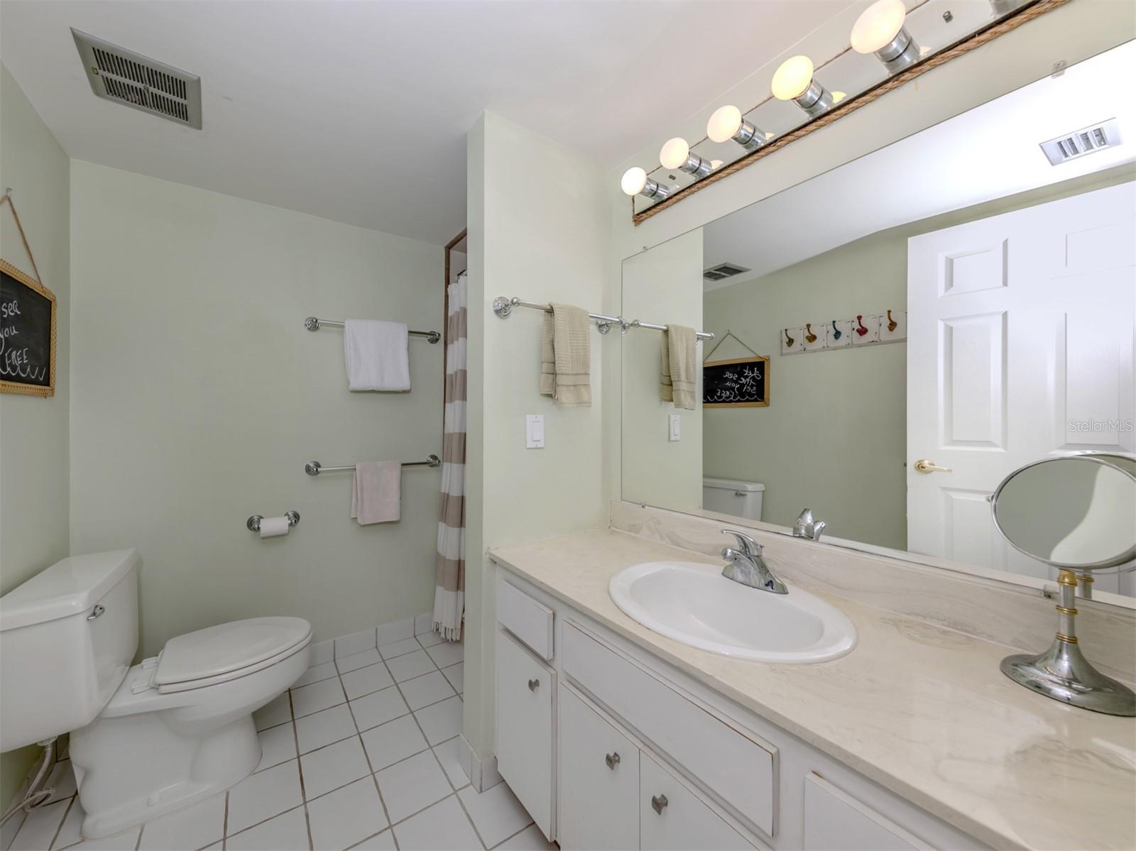 Image 10 of 59 For 500 Park Boulevard 107