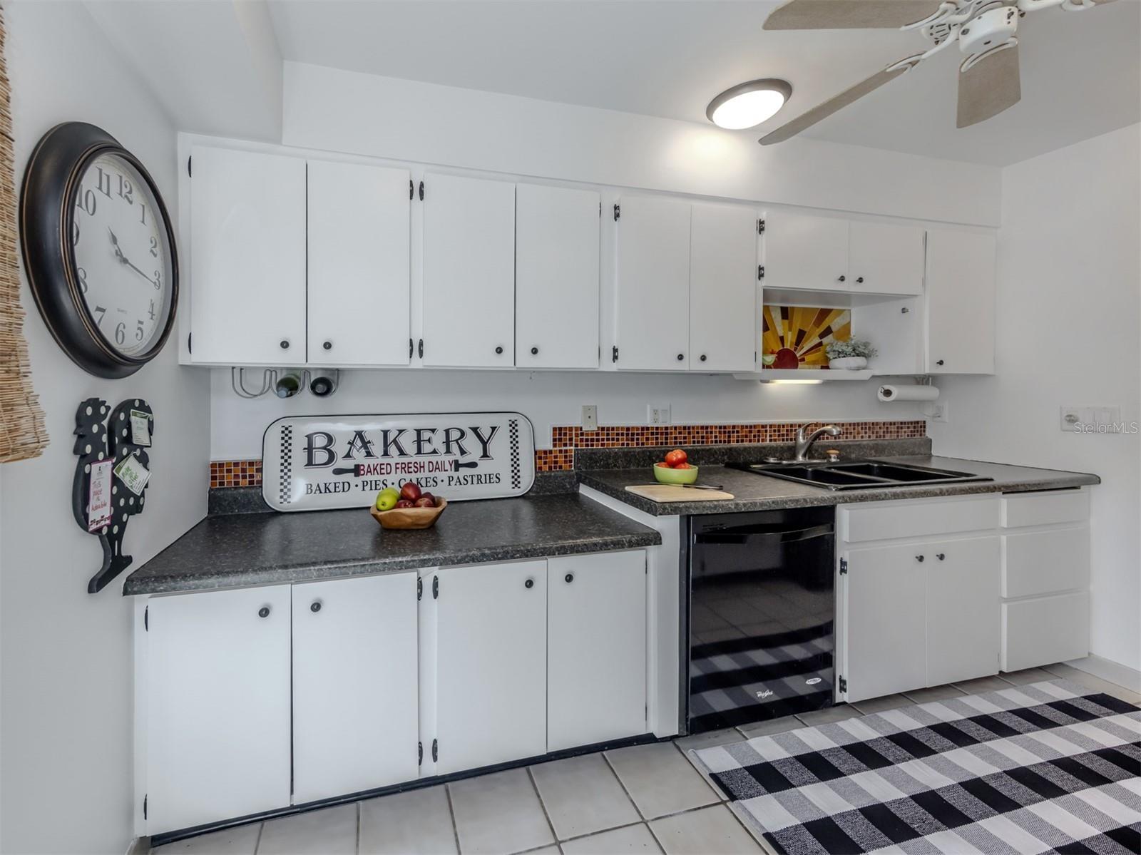 Image 7 of 59 For 500 Park Boulevard 107