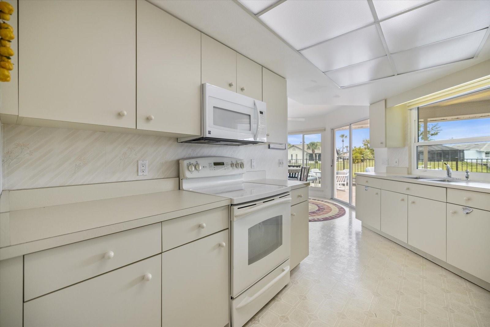 Image 15 of 48 For 367 Ardenwood Drive