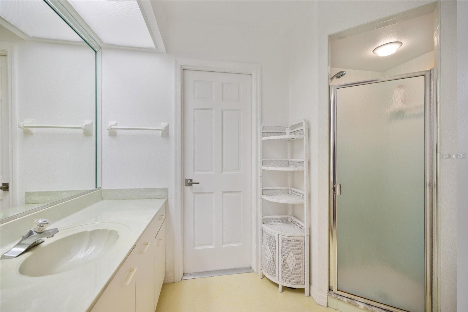 Image 23 of 48 For 367 Ardenwood Drive