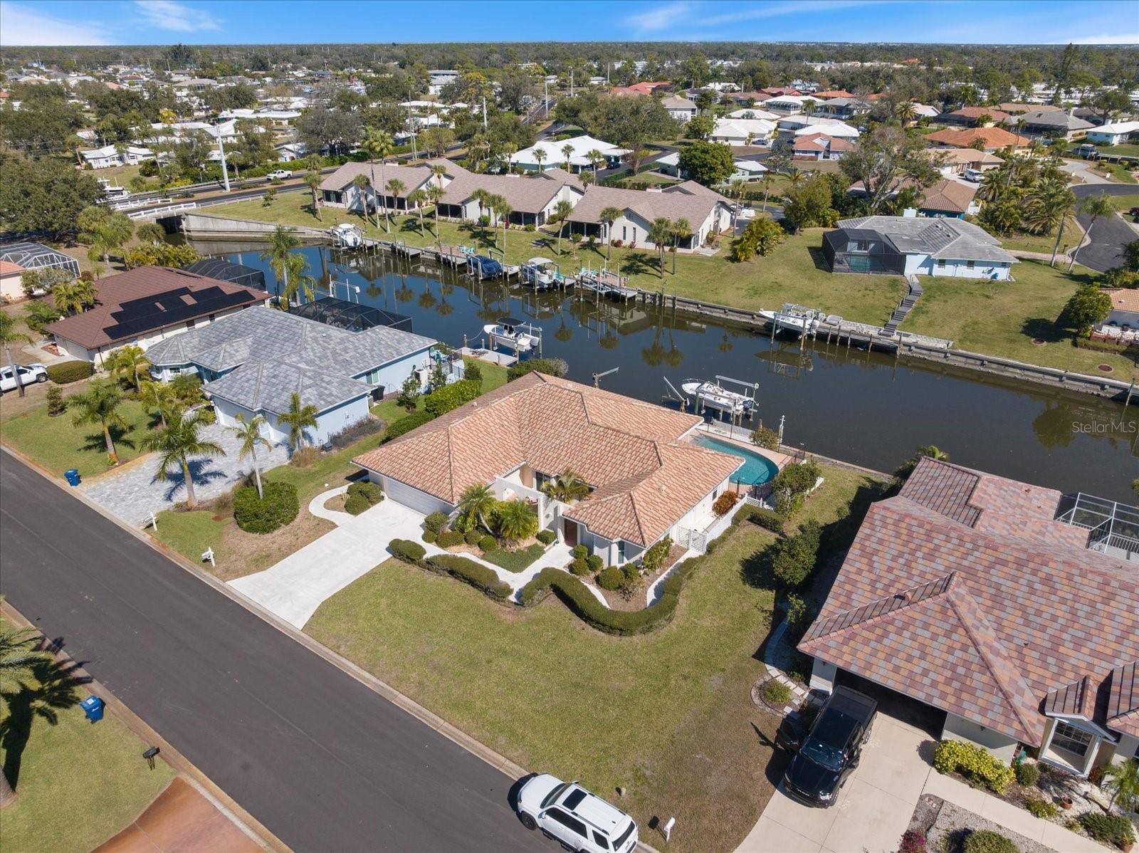 Image 41 of 48 For 367 Ardenwood Drive