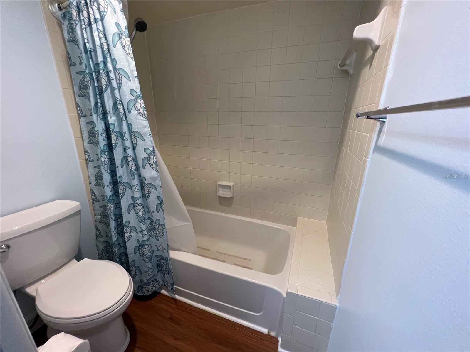 Image 15 of 16 For 259 Fenwick Drive 34