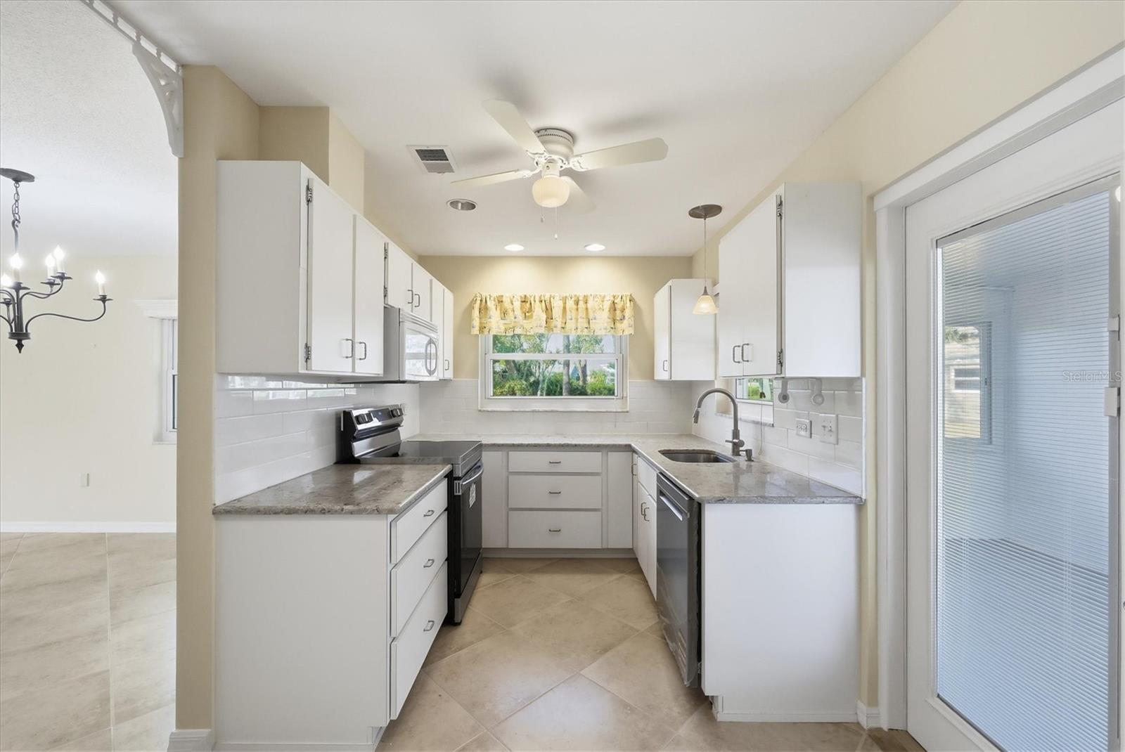 Image 11 of 53 For 621 Fair Winds Drive 621