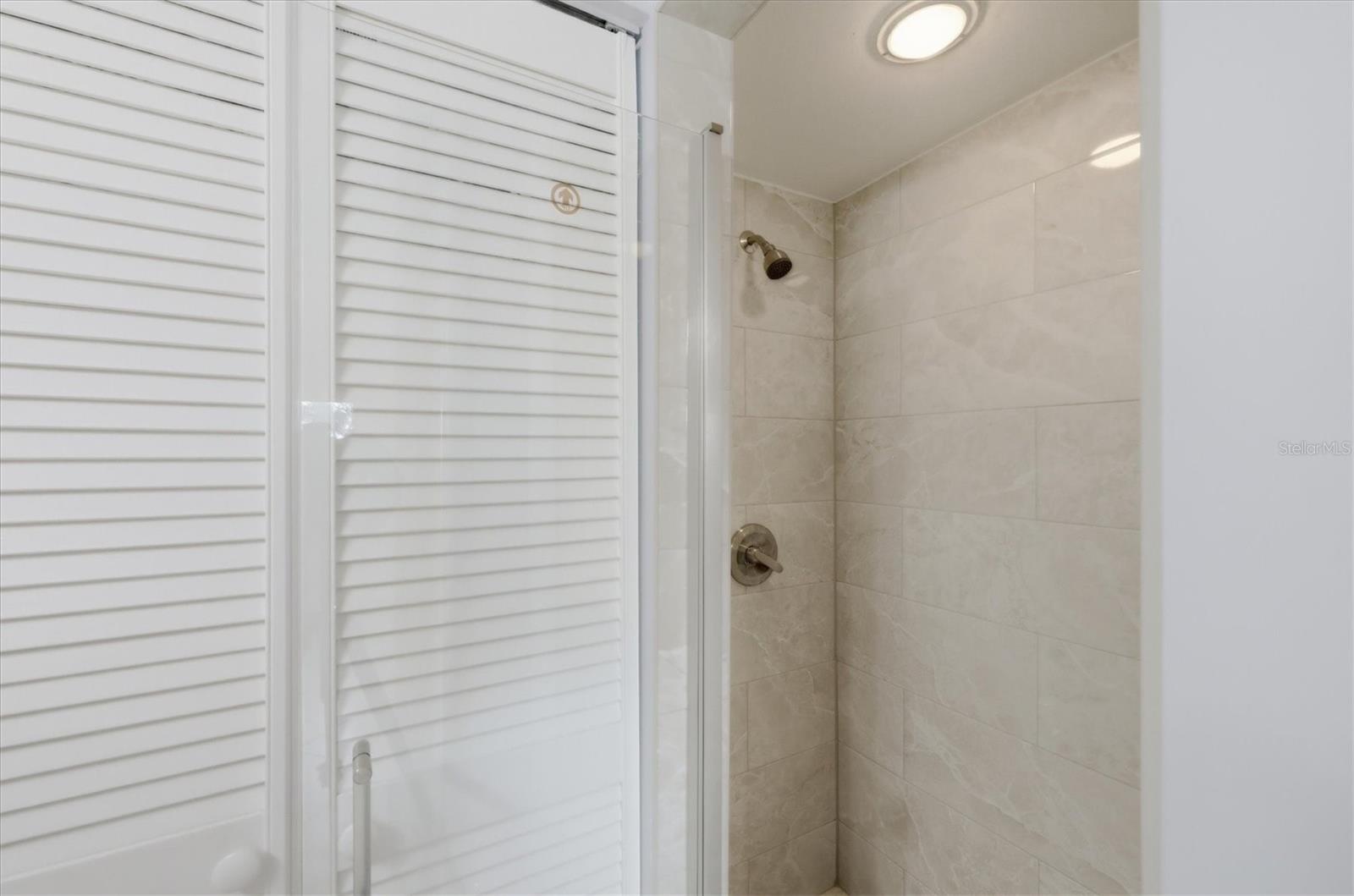 Image 18 of 53 For 621 Fair Winds Drive 621