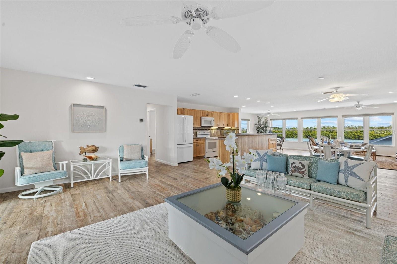 Image 14 of 73 For 611 Casey Key Road