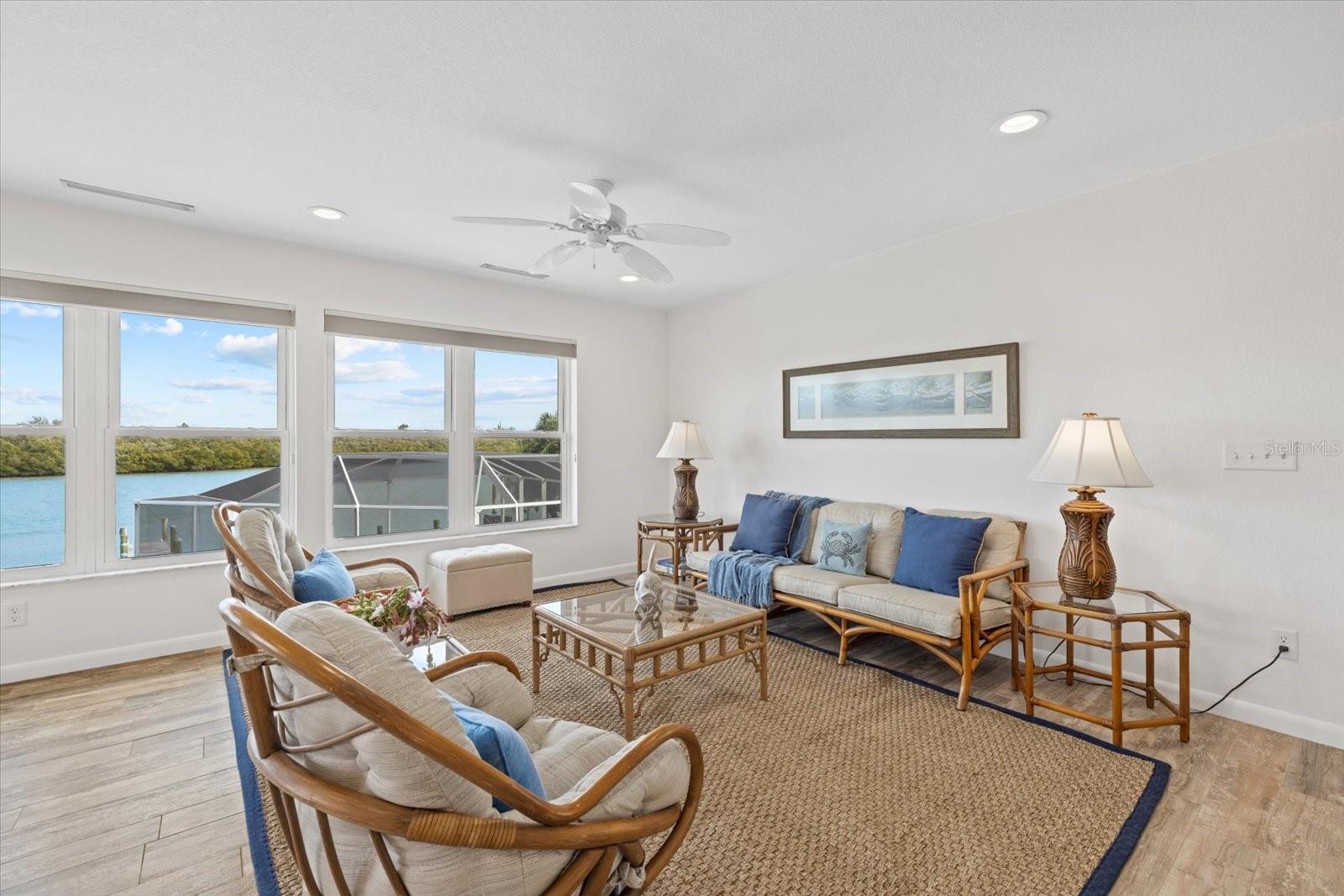 Image 17 of 73 For 611 Casey Key Road