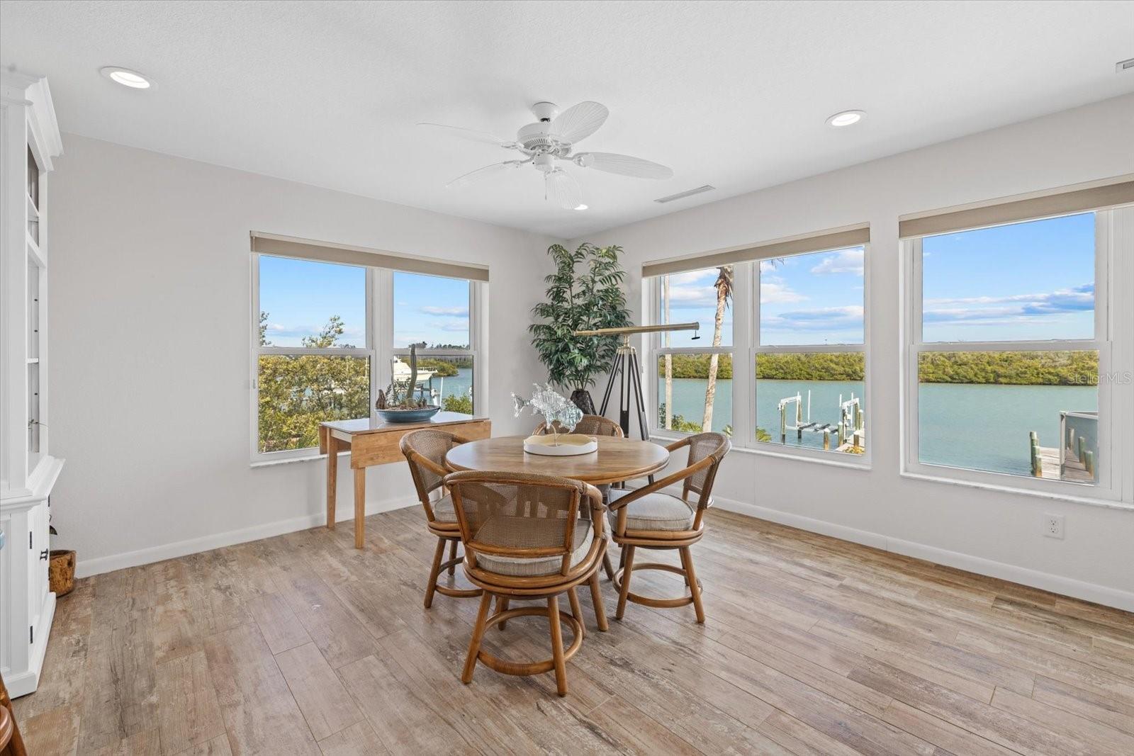 Image 20 of 73 For 611 Casey Key Road