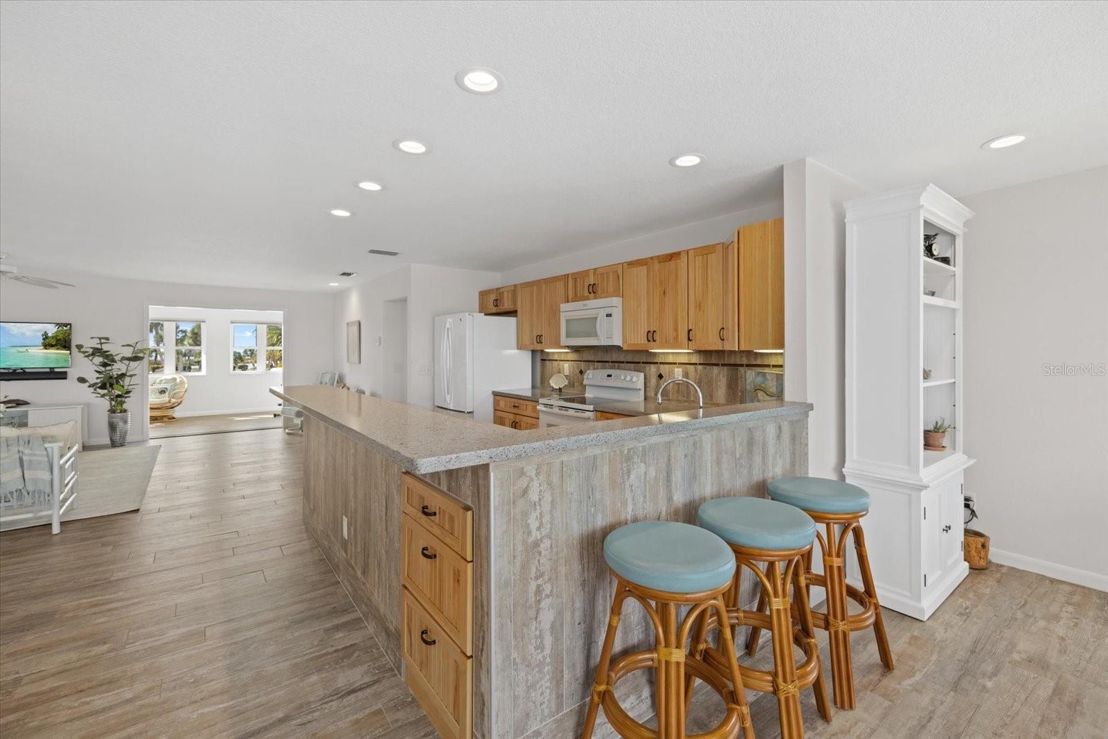 Image 21 of 73 For 611 Casey Key Road