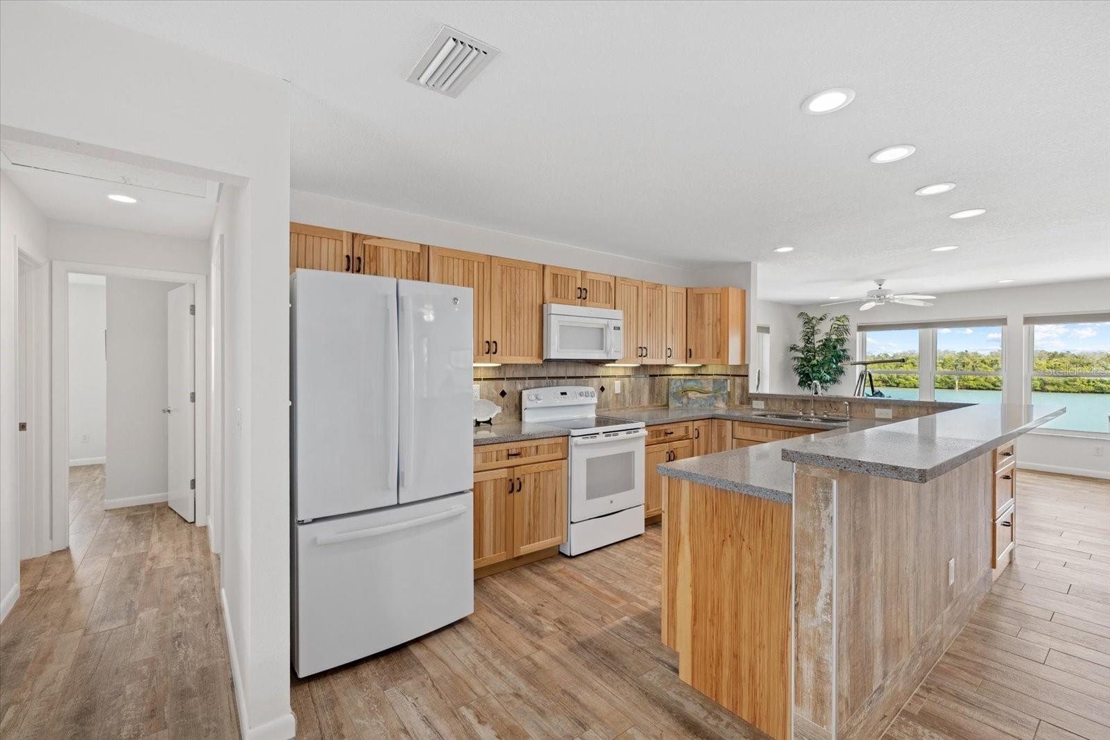 Image 22 of 73 For 611 Casey Key Road