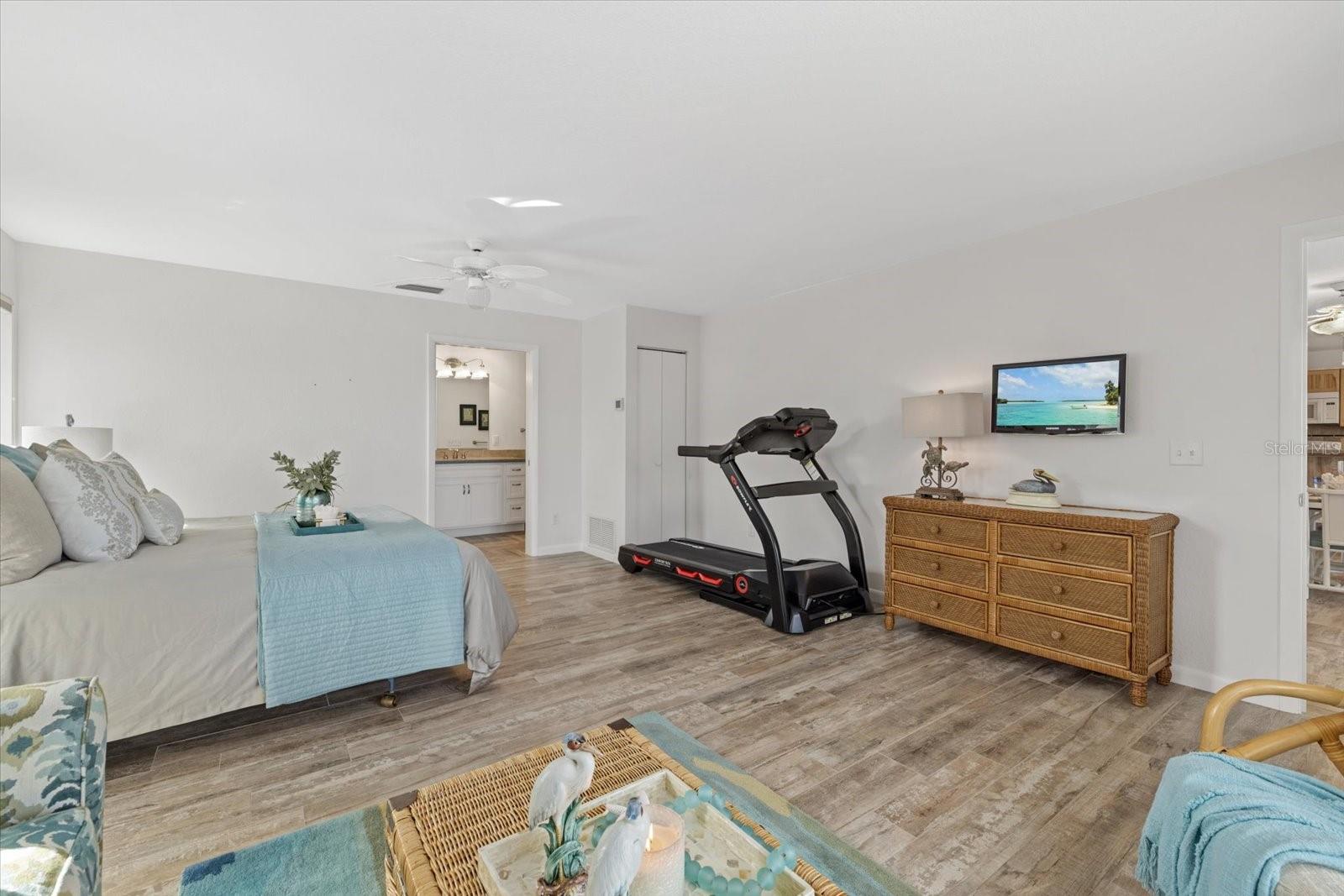 Image 28 of 73 For 611 Casey Key Road