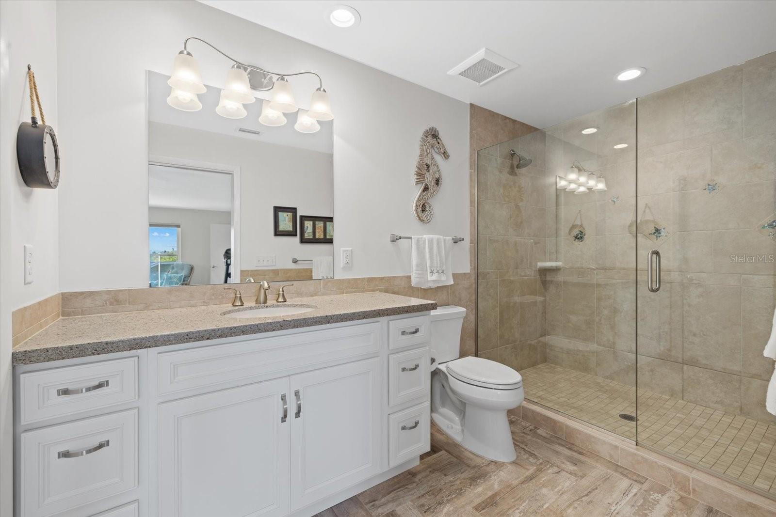 Image 29 of 73 For 611 Casey Key Road