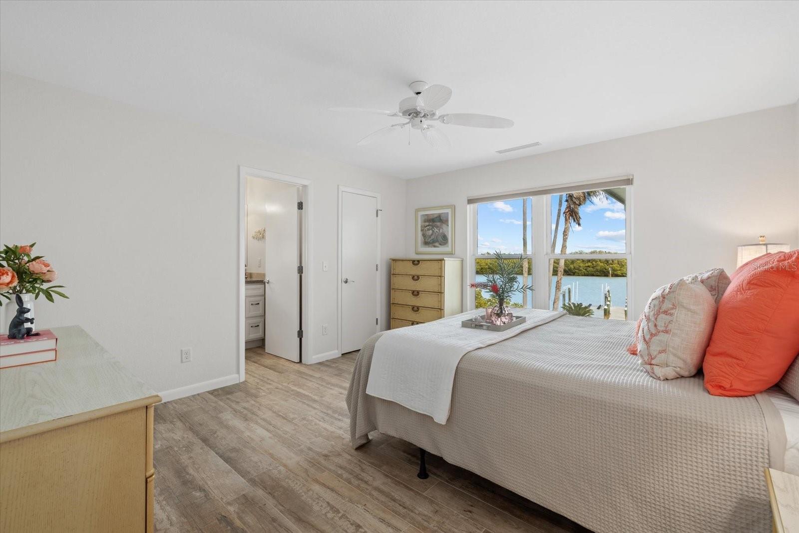 Image 30 of 73 For 611 Casey Key Road