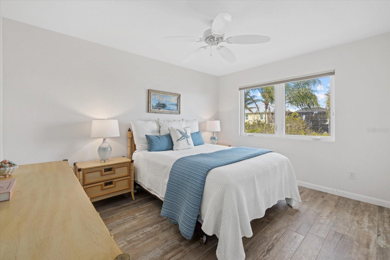 Image 33 of 73 For 611 Casey Key Road