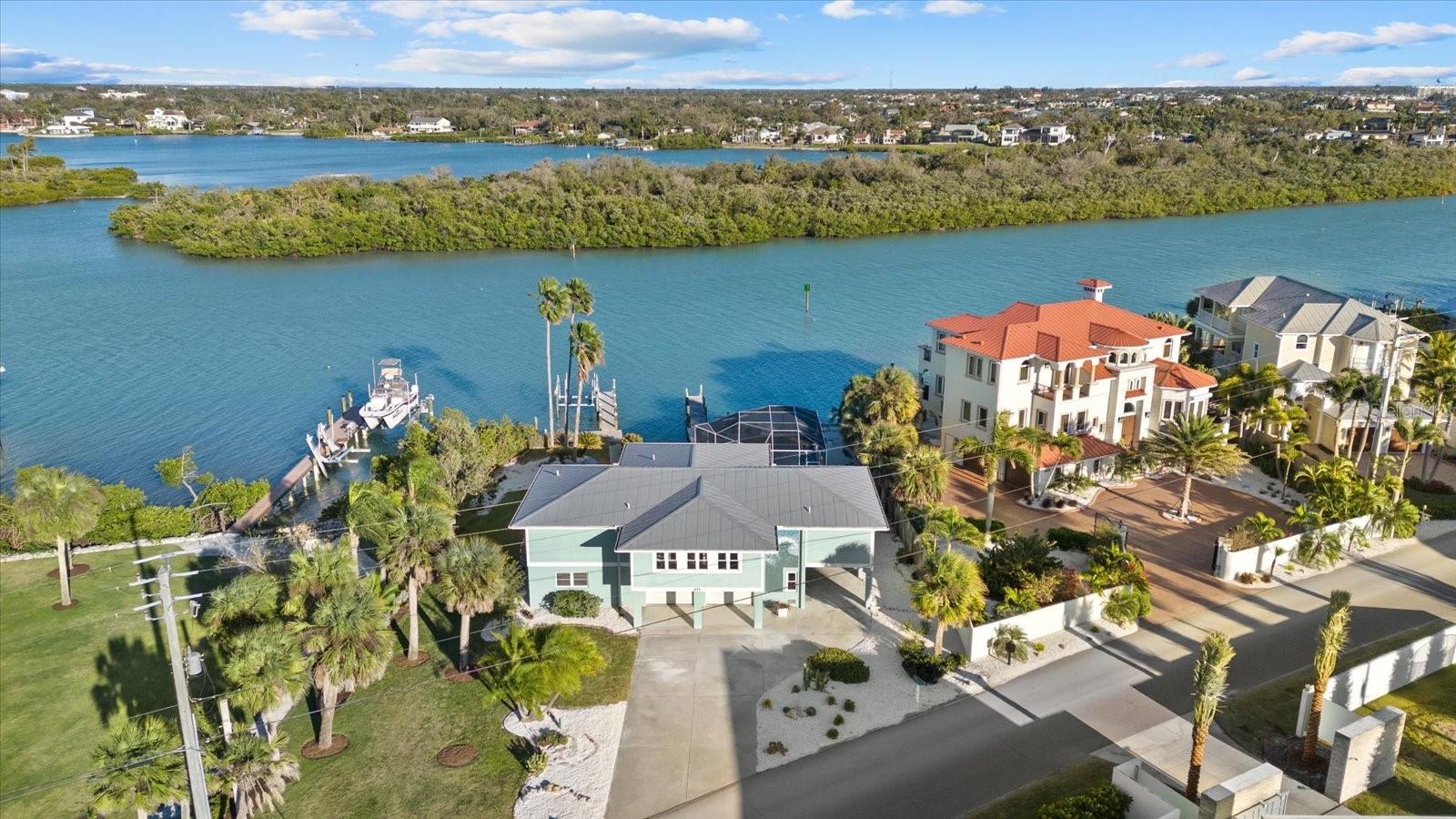 Image 55 of 73 For 611 Casey Key Road