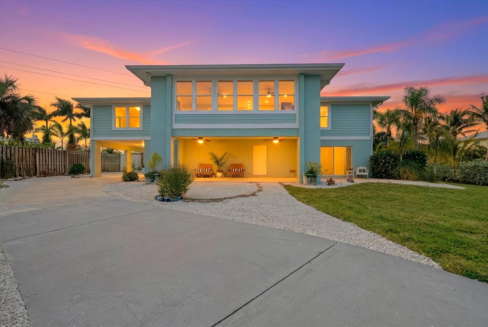 Image 6 of 73 For 611 Casey Key Road