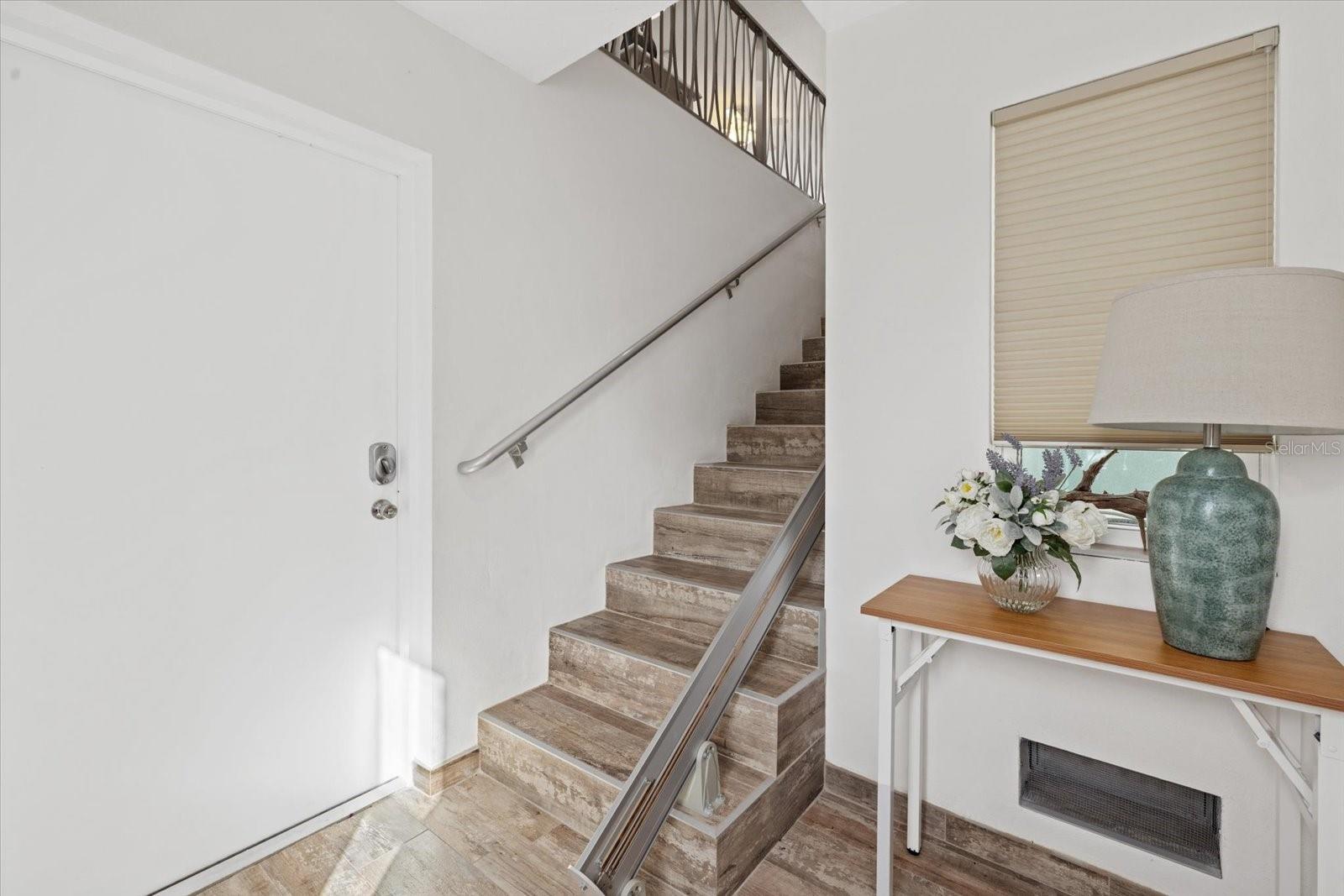 Image 8 of 73 For 611 Casey Key Road