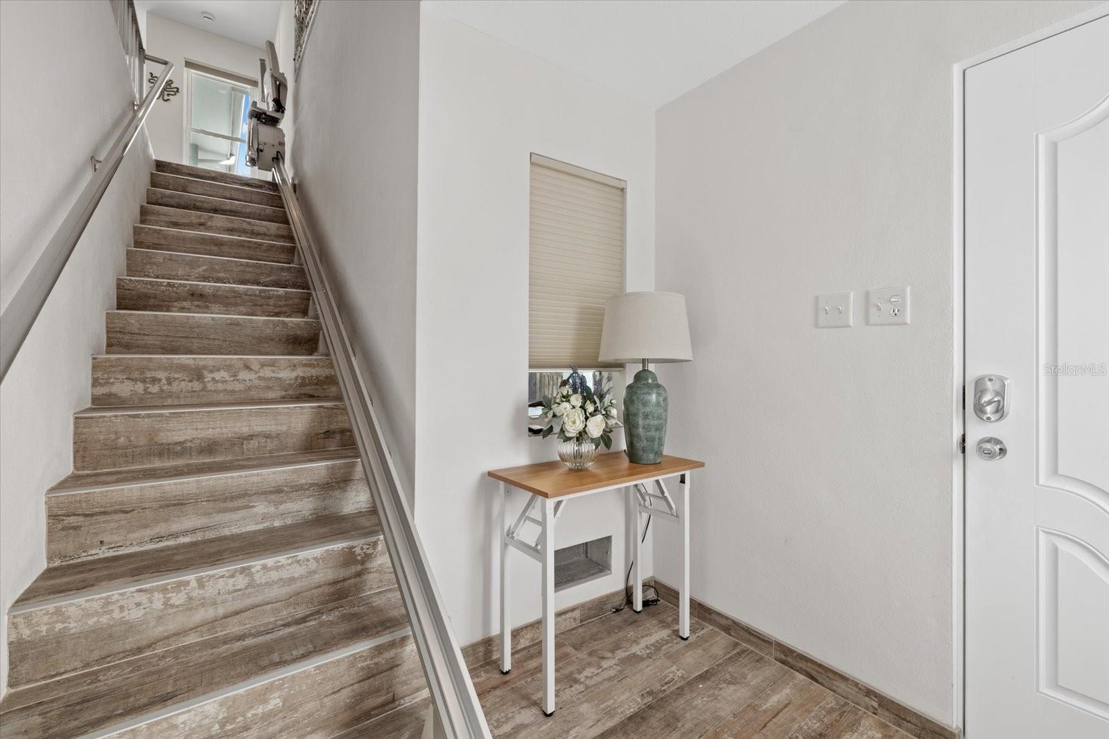 Image 9 of 73 For 611 Casey Key Road