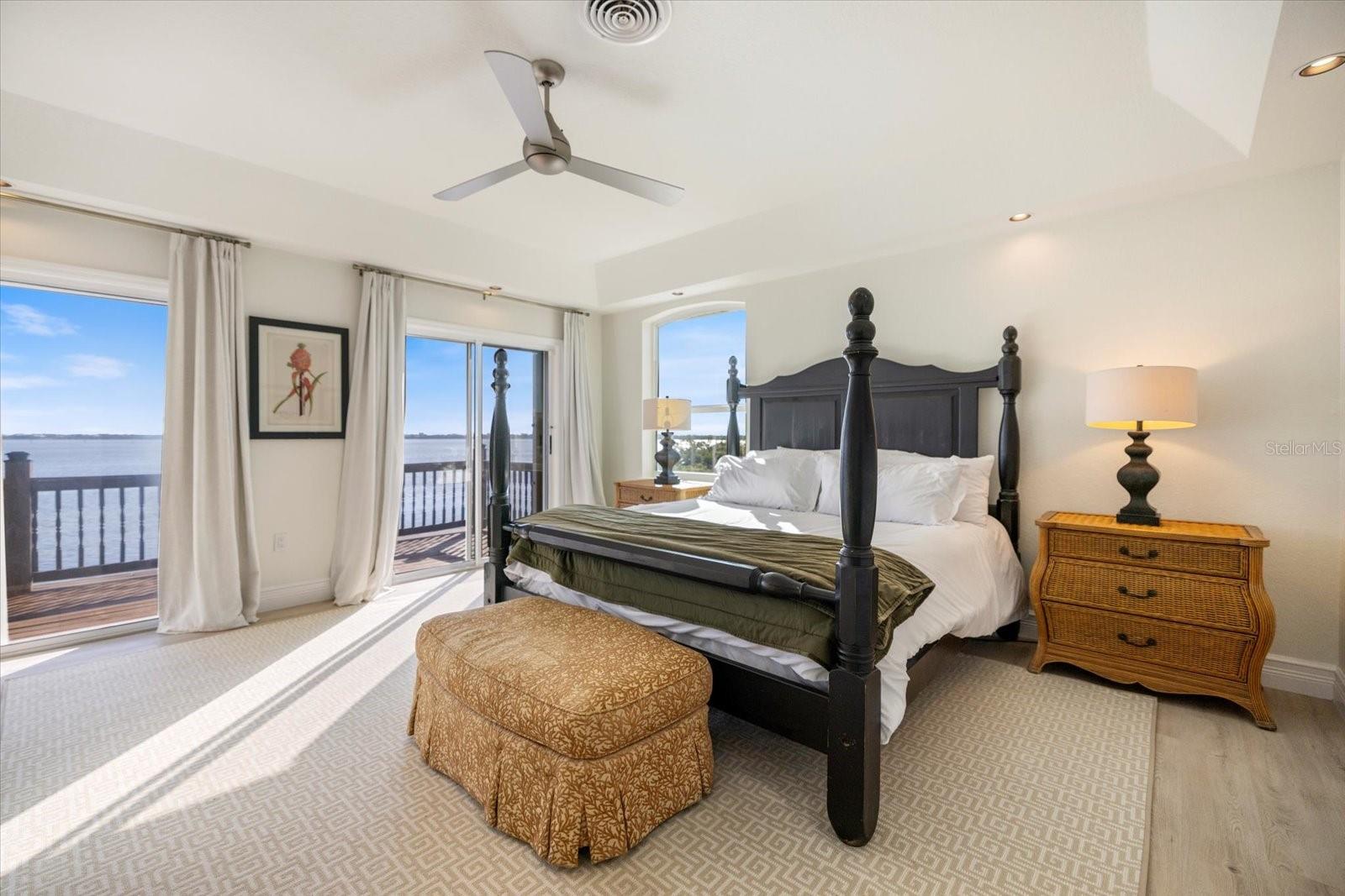 Image 17 of 77 For 949 Suncrest Lane