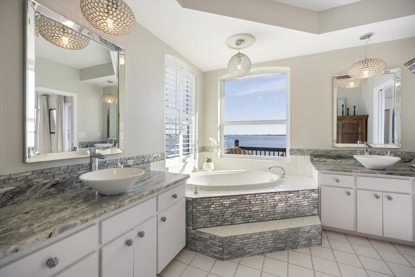 Image 21 of 77 For 949 Suncrest Lane