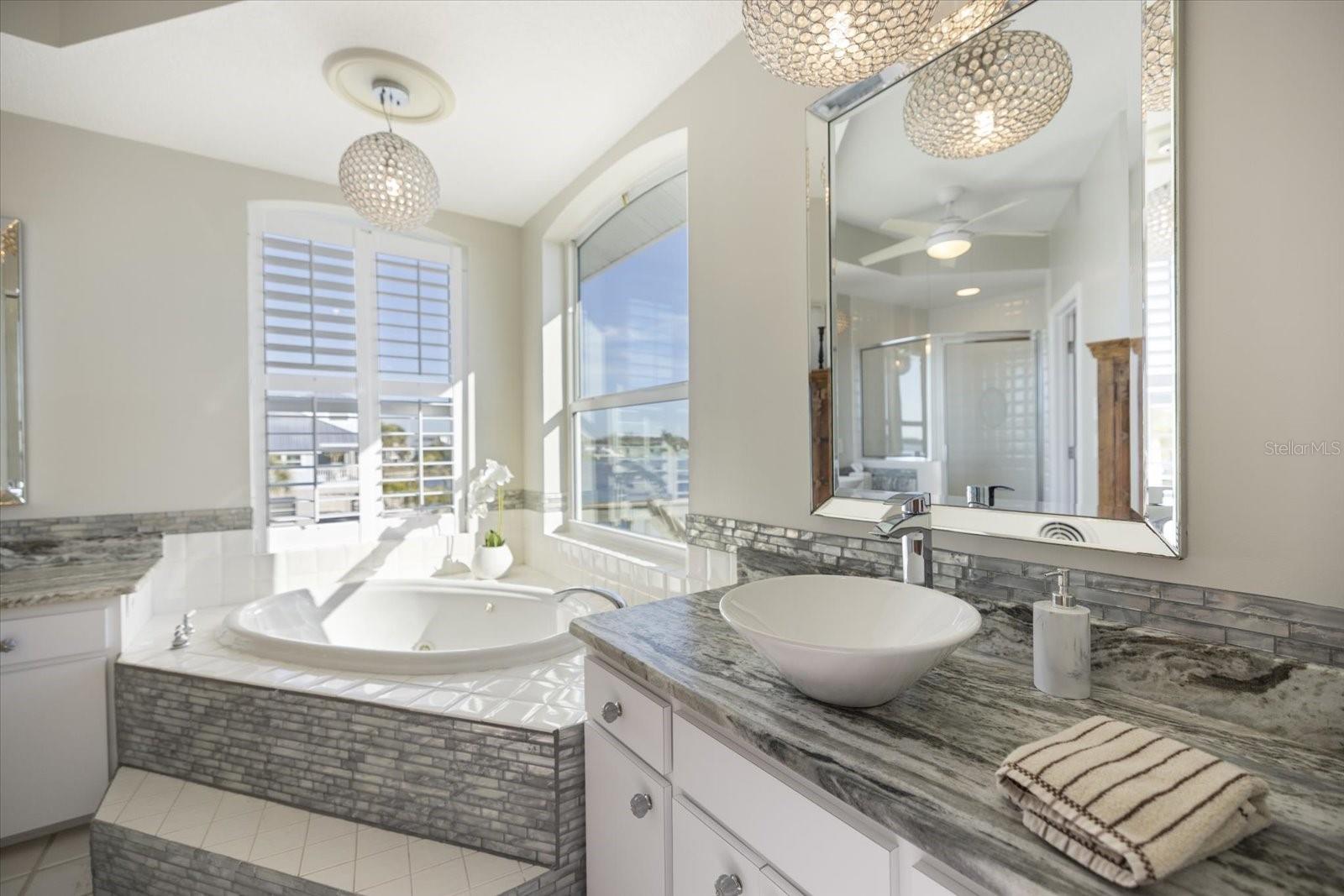 Image 22 of 77 For 949 Suncrest Lane