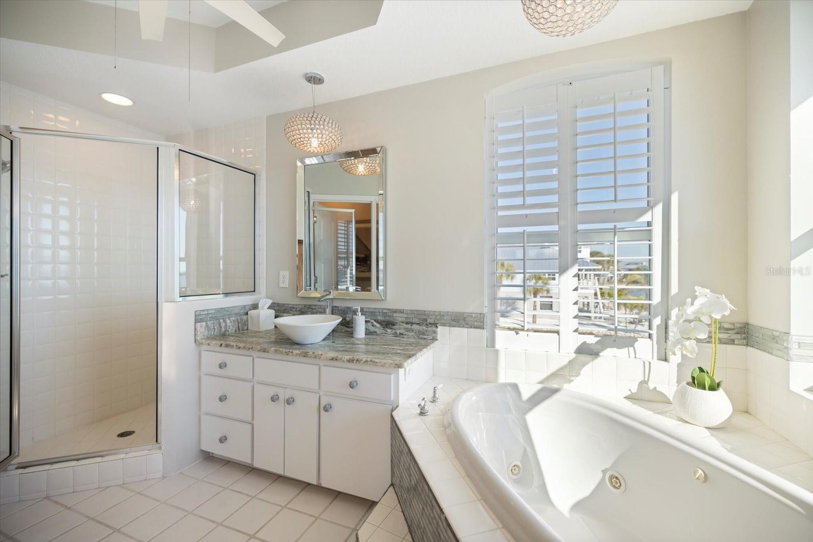 Image 23 of 77 For 949 Suncrest Lane