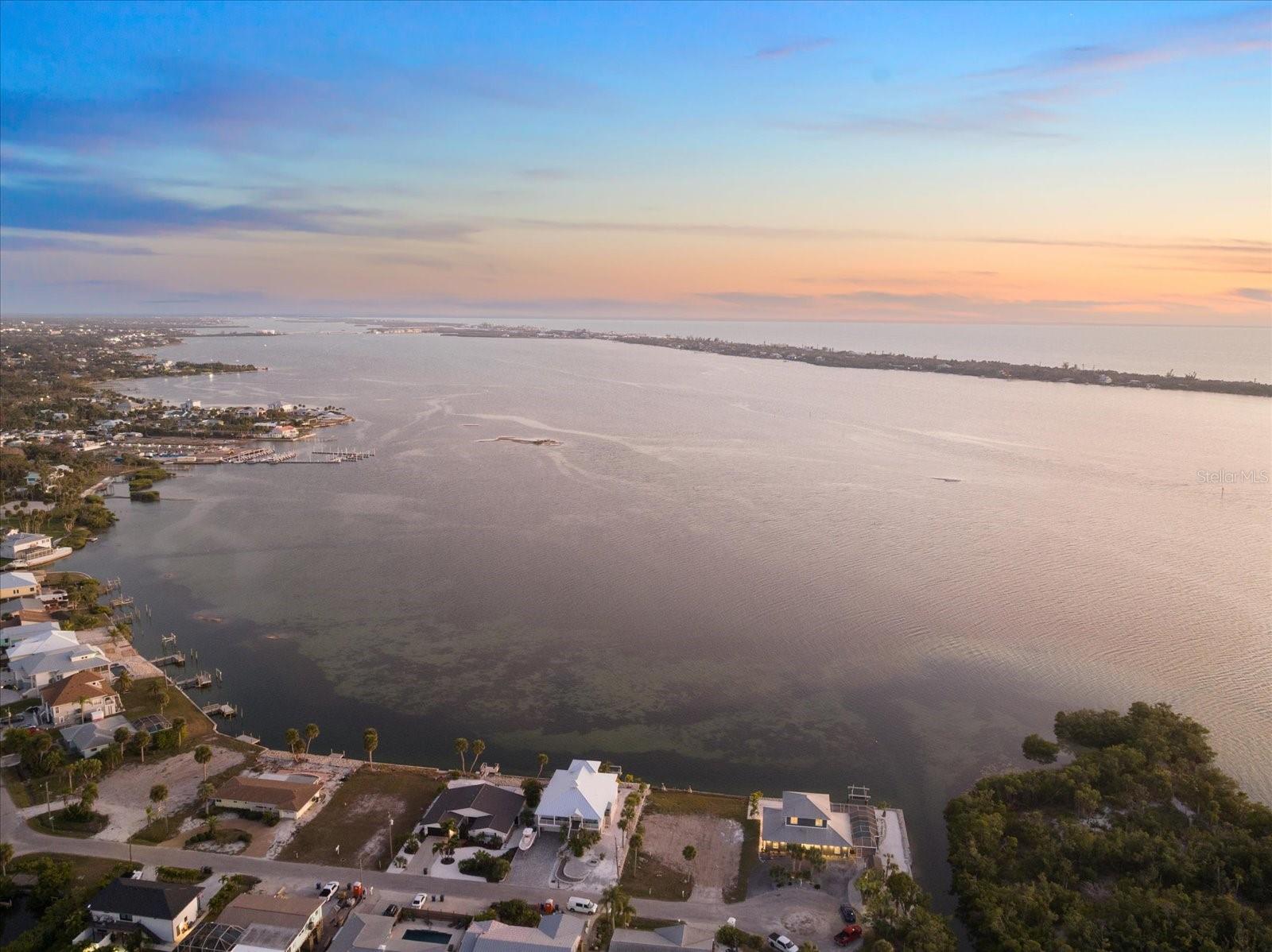 Image 3 of 77 For 949 Suncrest Lane