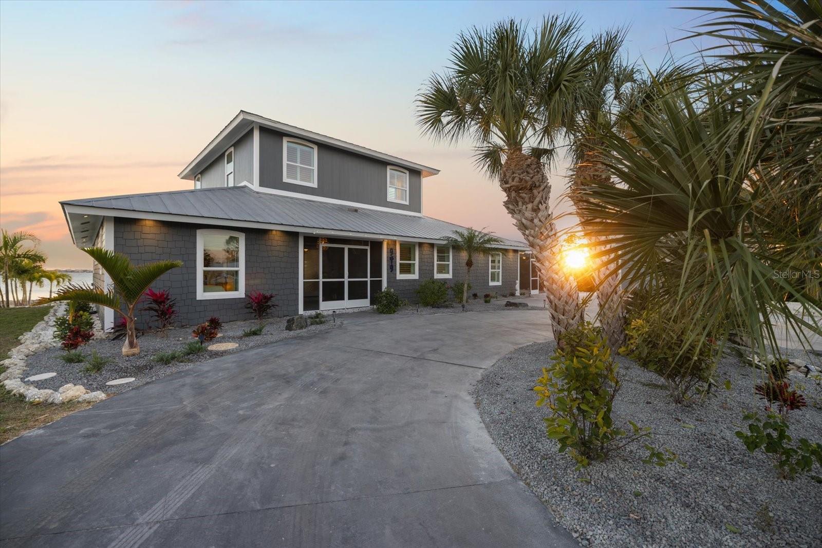 Image 36 of 77 For 949 Suncrest Lane