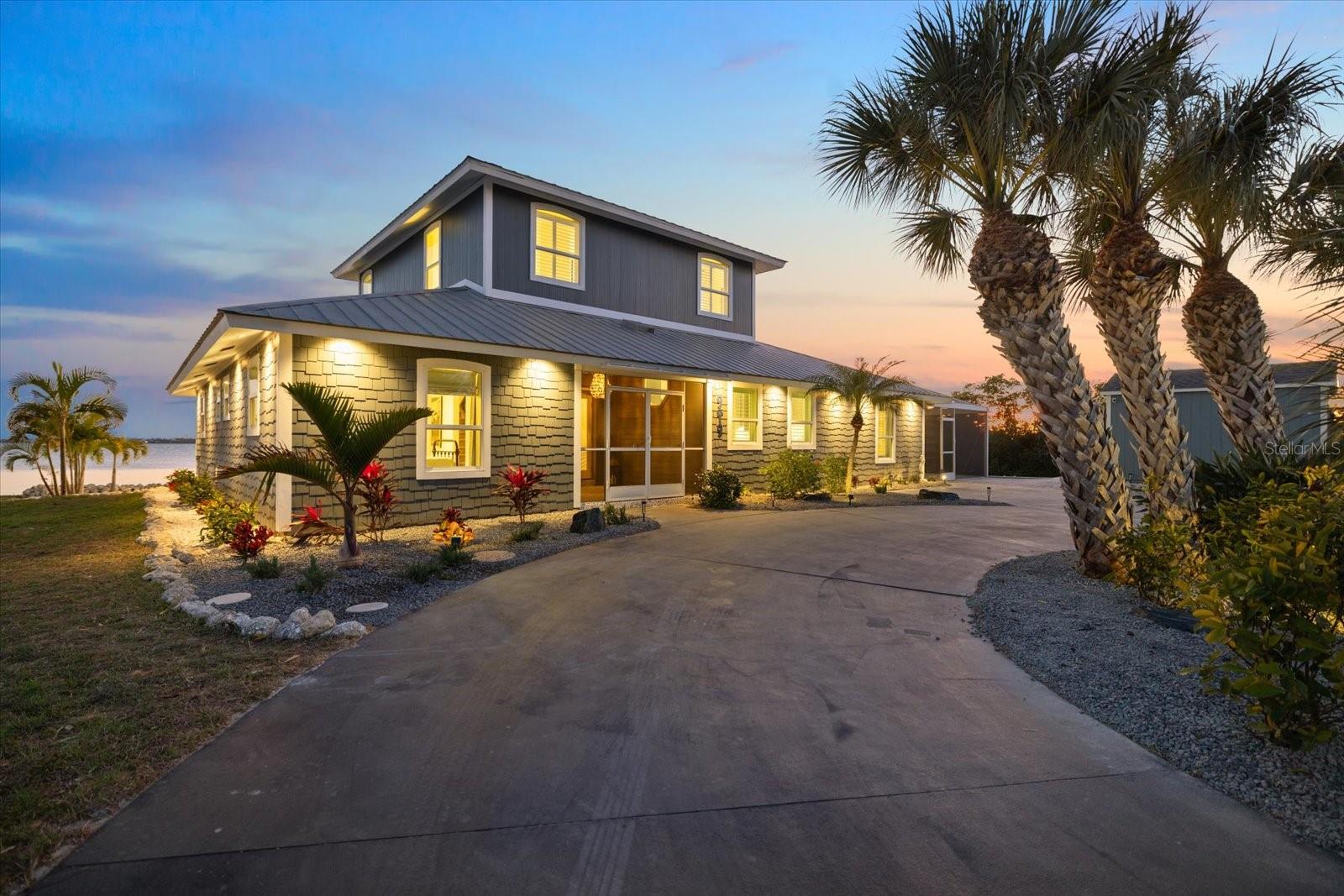 Image 38 of 77 For 949 Suncrest Lane