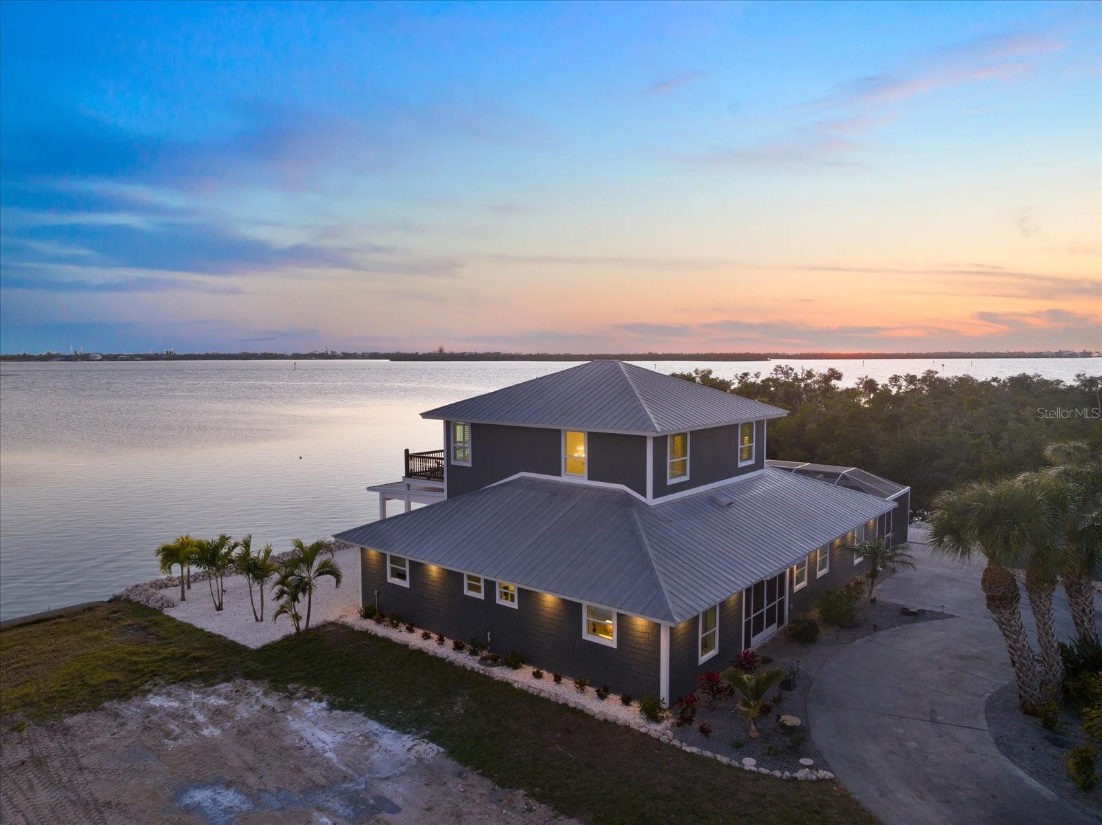 Image 47 of 77 For 949 Suncrest Lane