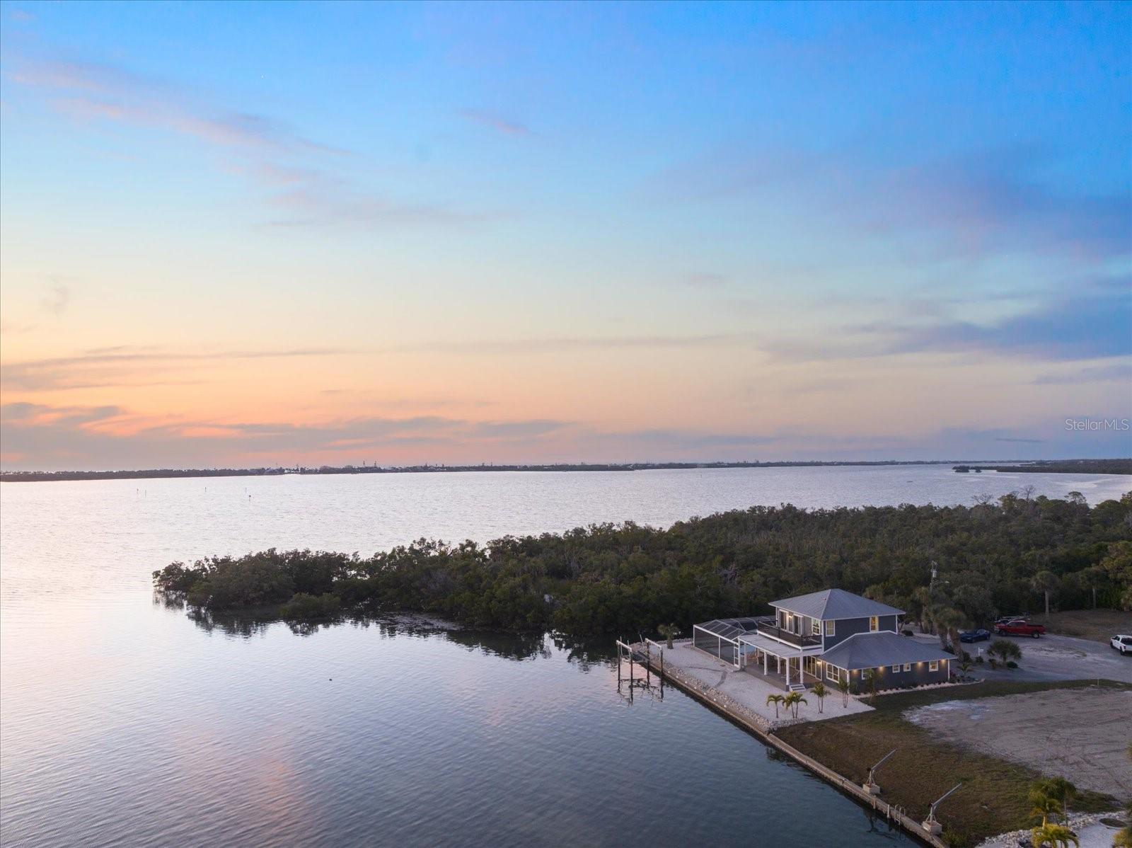 Image 48 of 77 For 949 Suncrest Lane