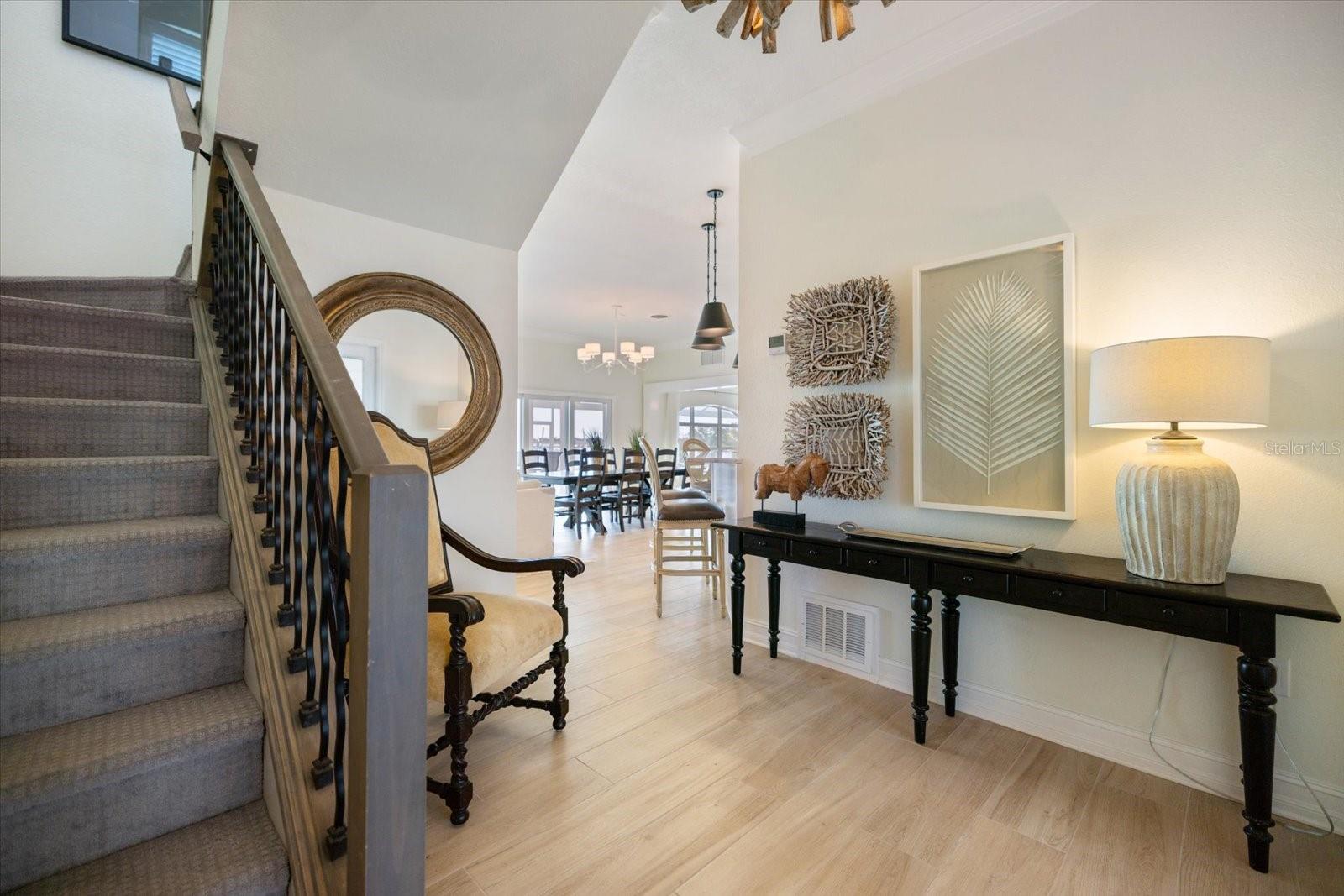 Image 5 of 77 For 949 Suncrest Lane